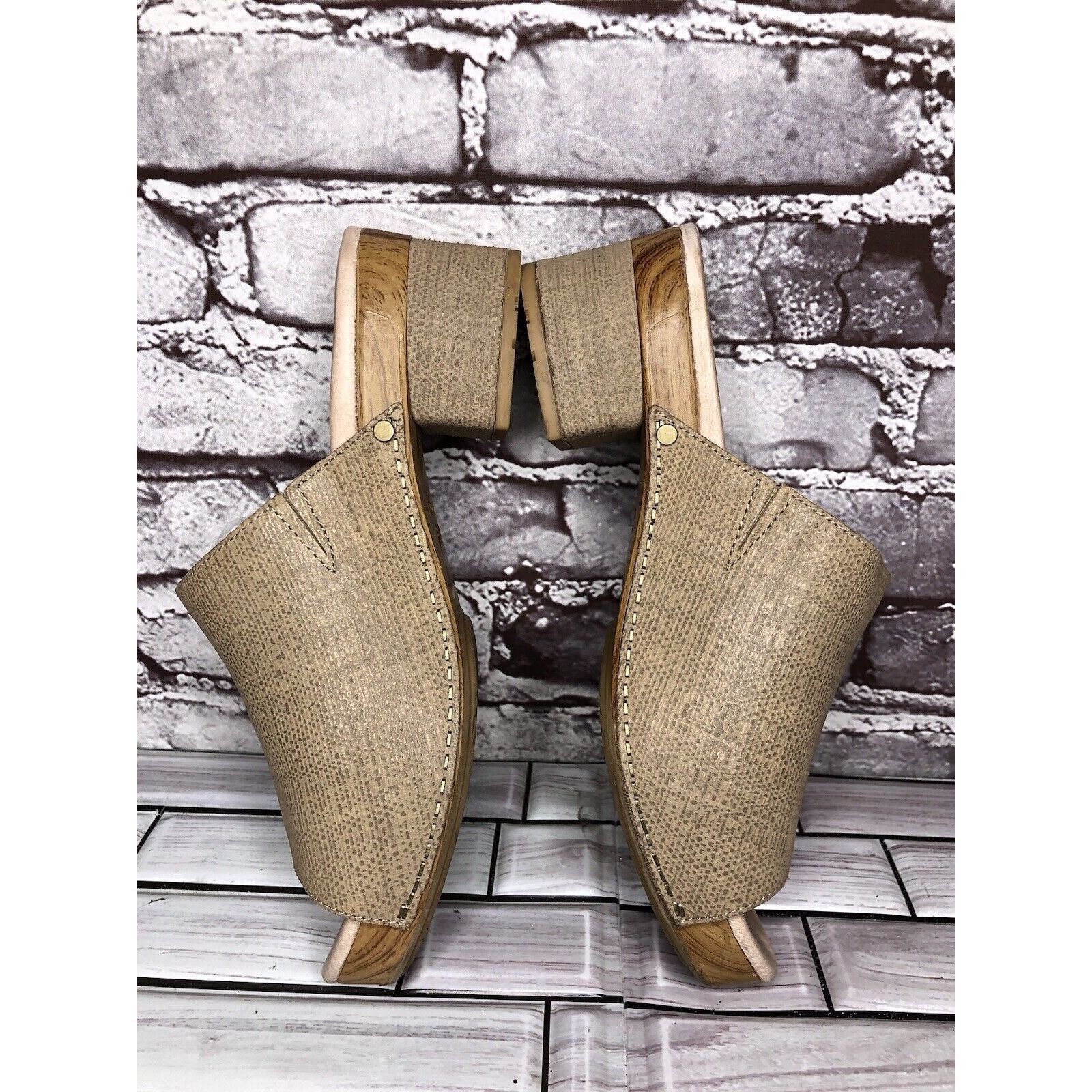 Other Dansko Maci Taupe Textured Beige Tan Leather Heel Sandals Wo Size US 9.5 / IT 39.5 - 11 Thumbnail