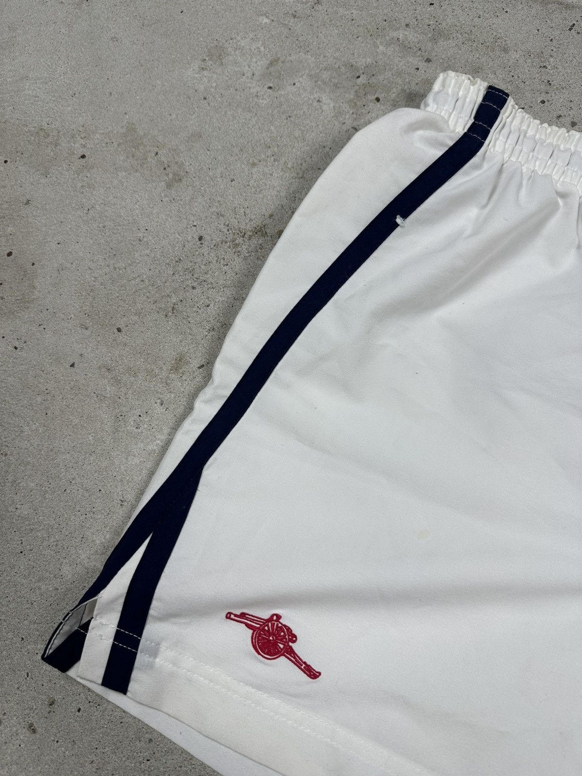Nike × Vintage Vintage 90s Nike x Arsenal Home Soccer Shorts Swoosh Size US 30 / EU 46 - 6 Thumbnail