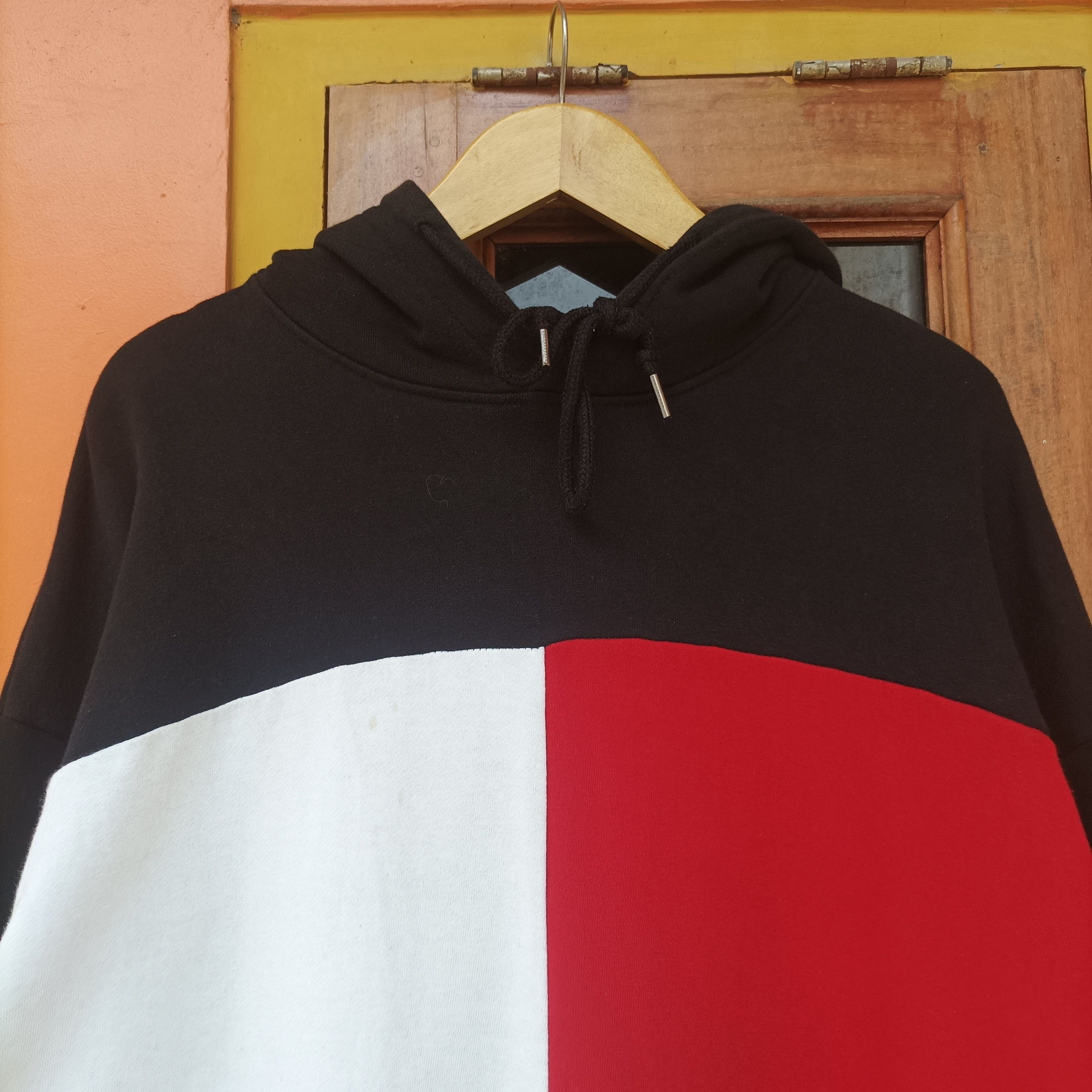 Tommy Hilfiger VINTAGE TOMMY HILFIGGER BOOTLEG Size US XL / EU 56 / 4 - 4 Thumbnail