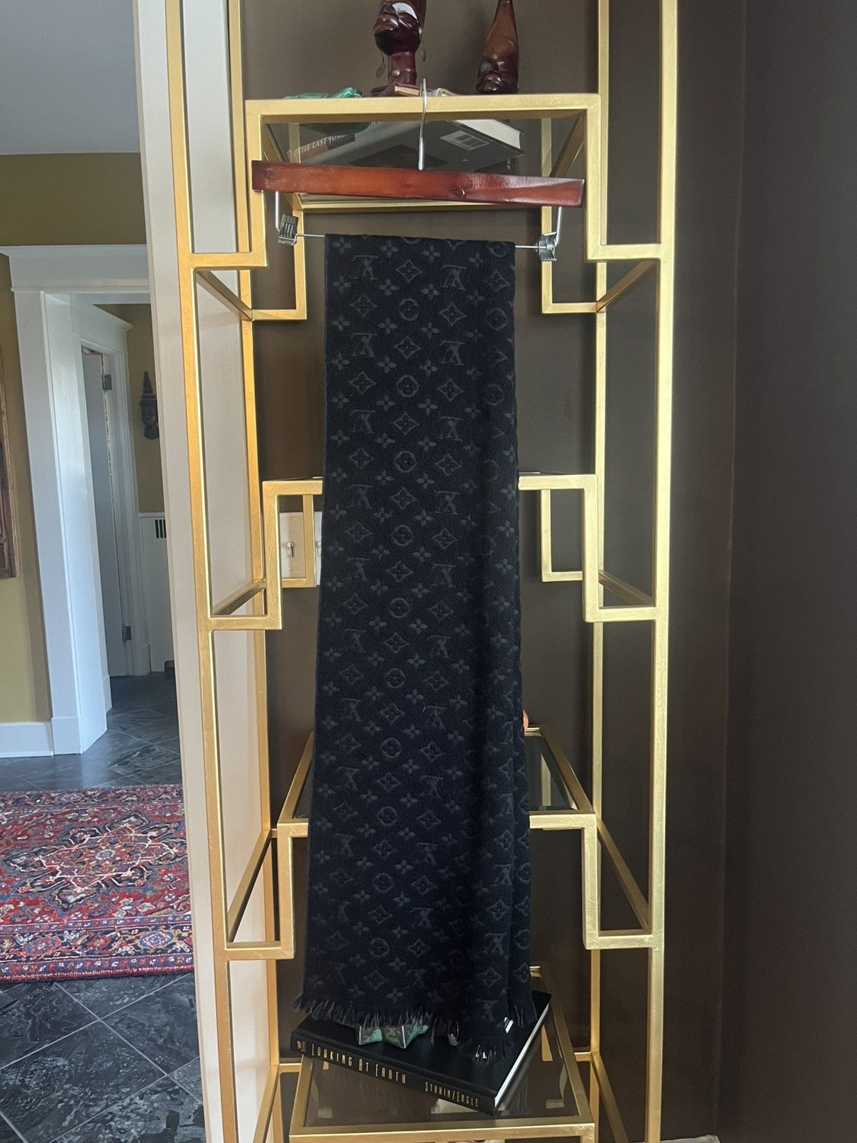 Louis Vuitton Louis Vuitton Monogram Classic Scarf Size ONE SIZE - 1 Thumbnail