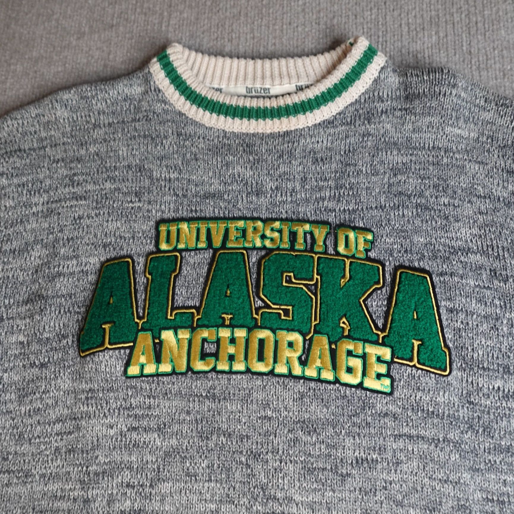 Vintage Bruzer Sweater Mens Small Gray University of Alaska Anchorage Pullover Knit V-Neck Size US S / EU 44-46 / 1 - 2 Thumbnail
