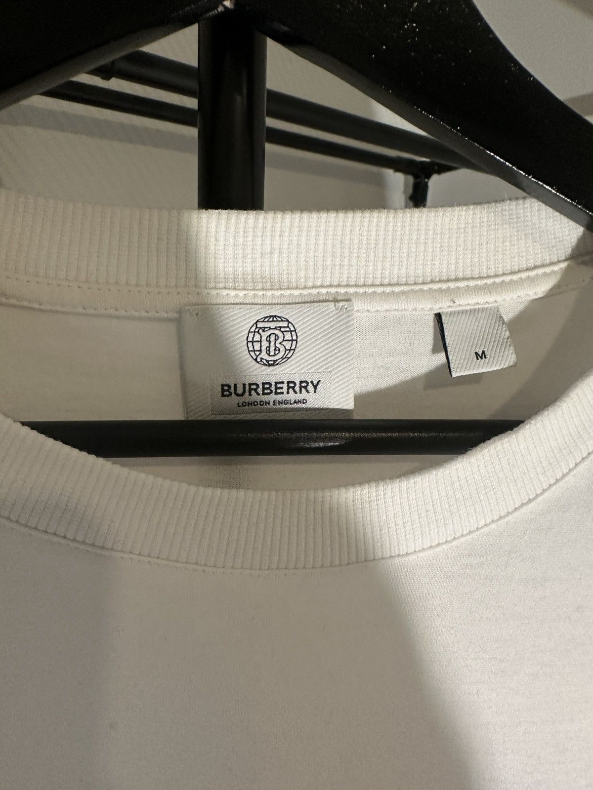 Burberry Burberry England Logo Patch T-shirt White M Size US M / EU 48-50 / 2 - 3 Thumbnail