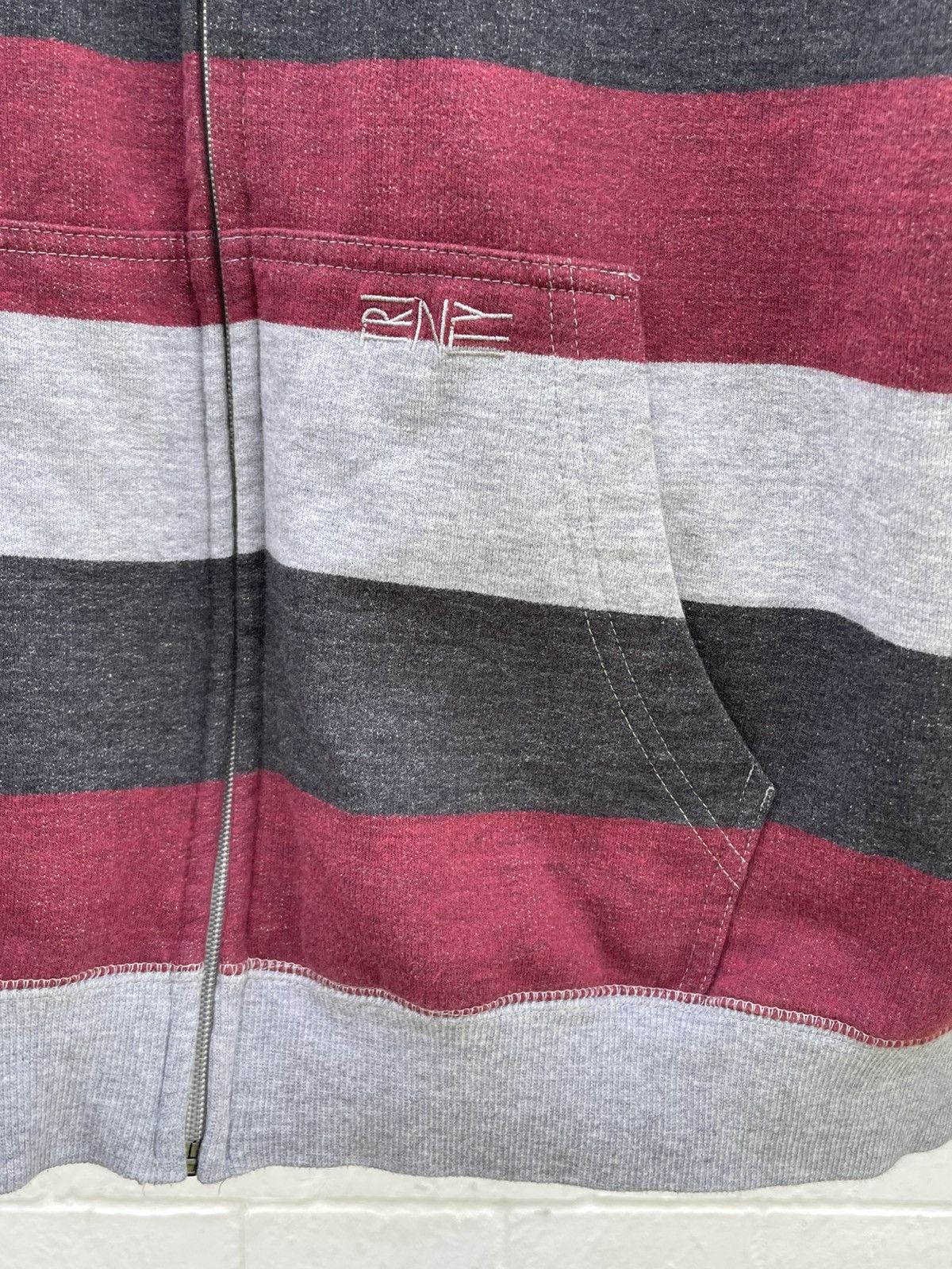 Other Red/Gray Zip Up Hoodie Size US XXL / EU 58 / 5 - 3 Thumbnail