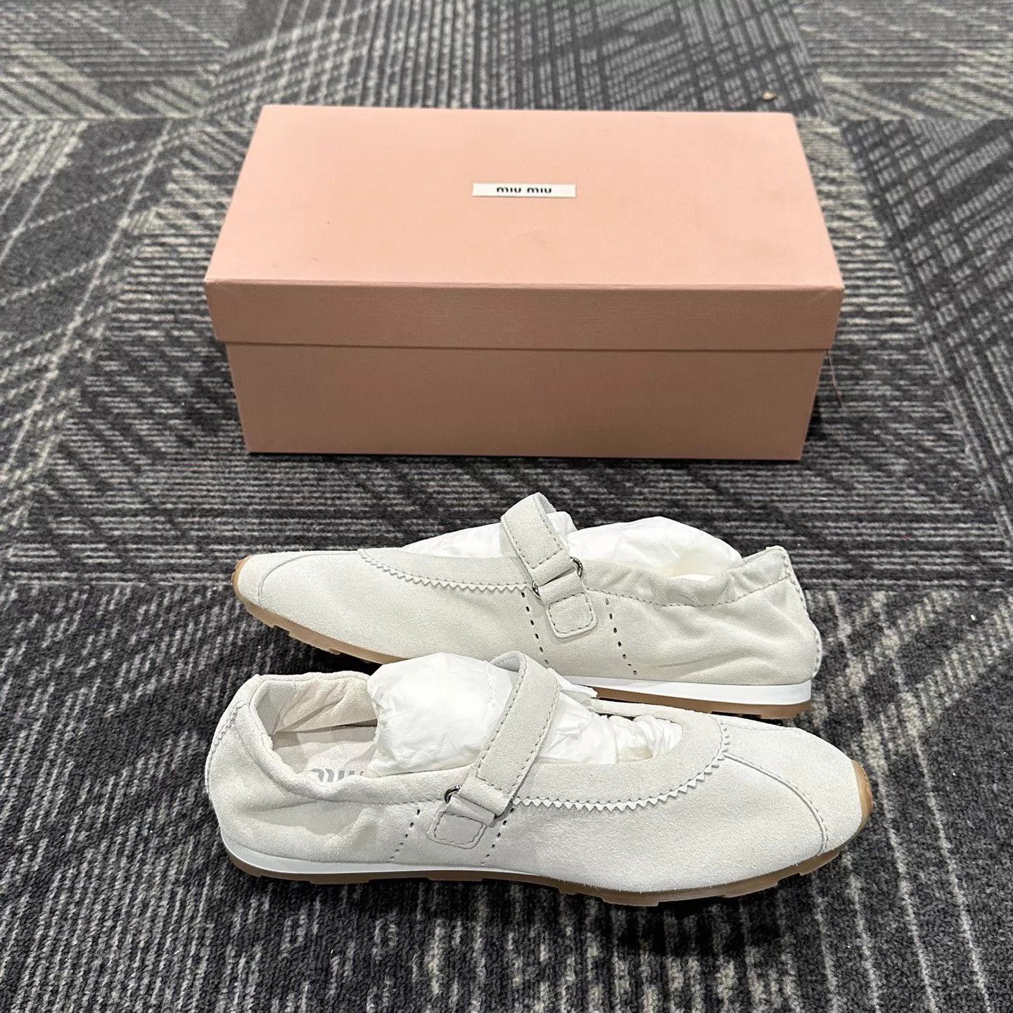 Miu Miu Miu Miu flat ballet Mary Jane shoes size 36.5 Size US 6 / IT 36 - 5 Thumbnail