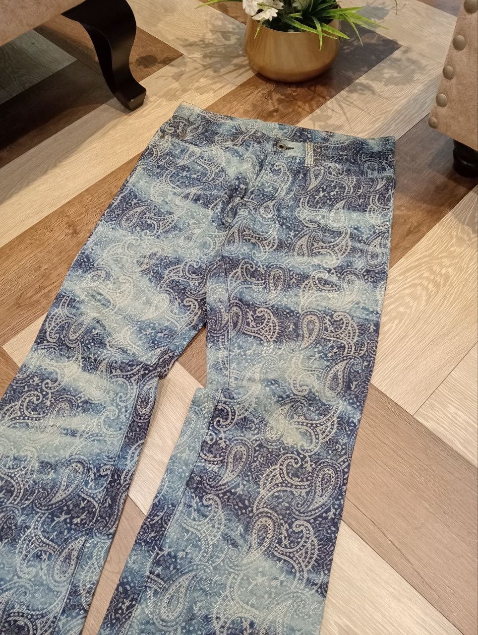 5351 POUR LES HOMMES 5351 POUR LES HOMMES JAPAN BLUE PAISLEY FLARED DENIM PANTS Size US 31 - 4 Thumbnail