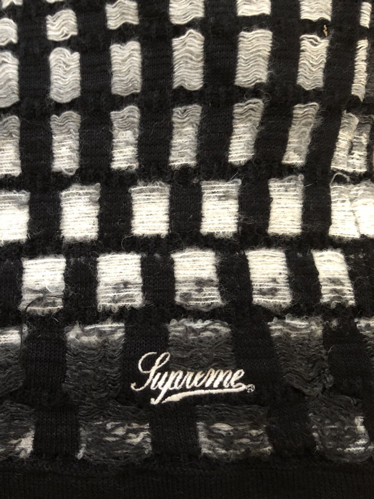 Supreme Supreme Gradient Grid Knit Shorts Size SMALL NEW SS23 Size US 30 / EU 46 - 2 Thumbnail