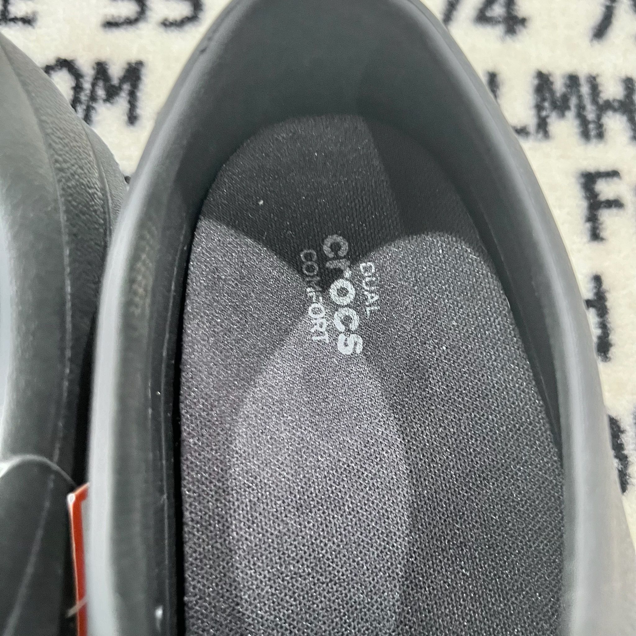 Crocs Crocs On The Clock Work Slip-On Dual Comfort Anti Slip Clog Size US 9 / EU 42 - 3 Thumbnail