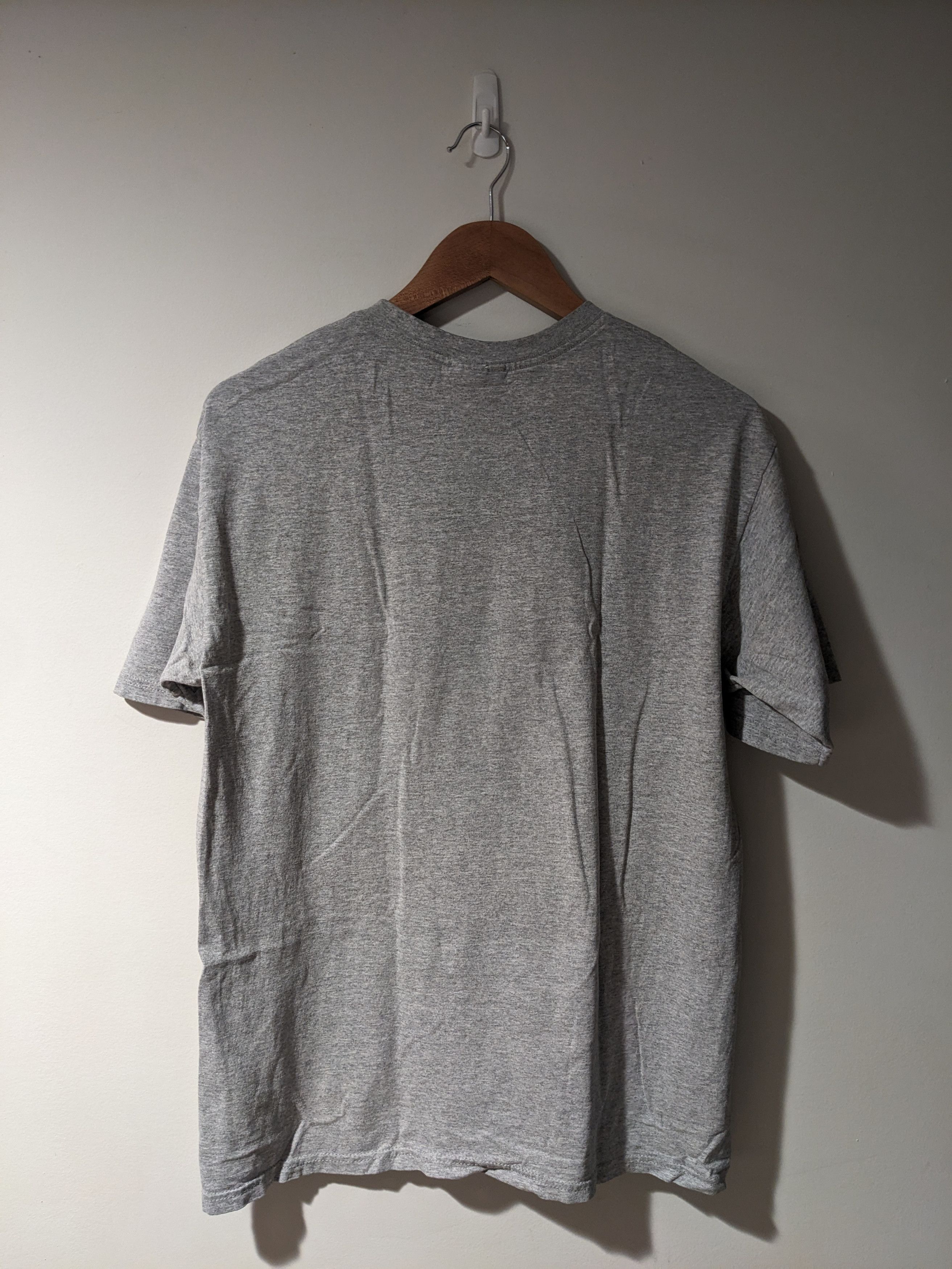 Nike Vintage Y2K Nike Mini Swoosh Essential Blank Medium T-Shirt Size US M / EU 48-50 / 2 - 6 Thumbnail