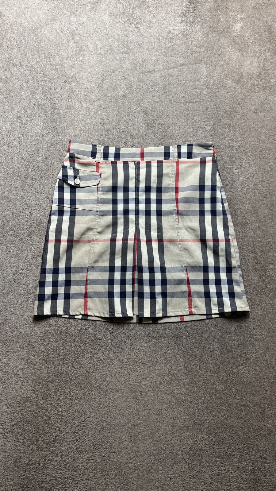 Vintage Burberry Golf y2k Skirt nova check miu miu Size 27" / US 4 / IT 40 - 1 Thumbnail