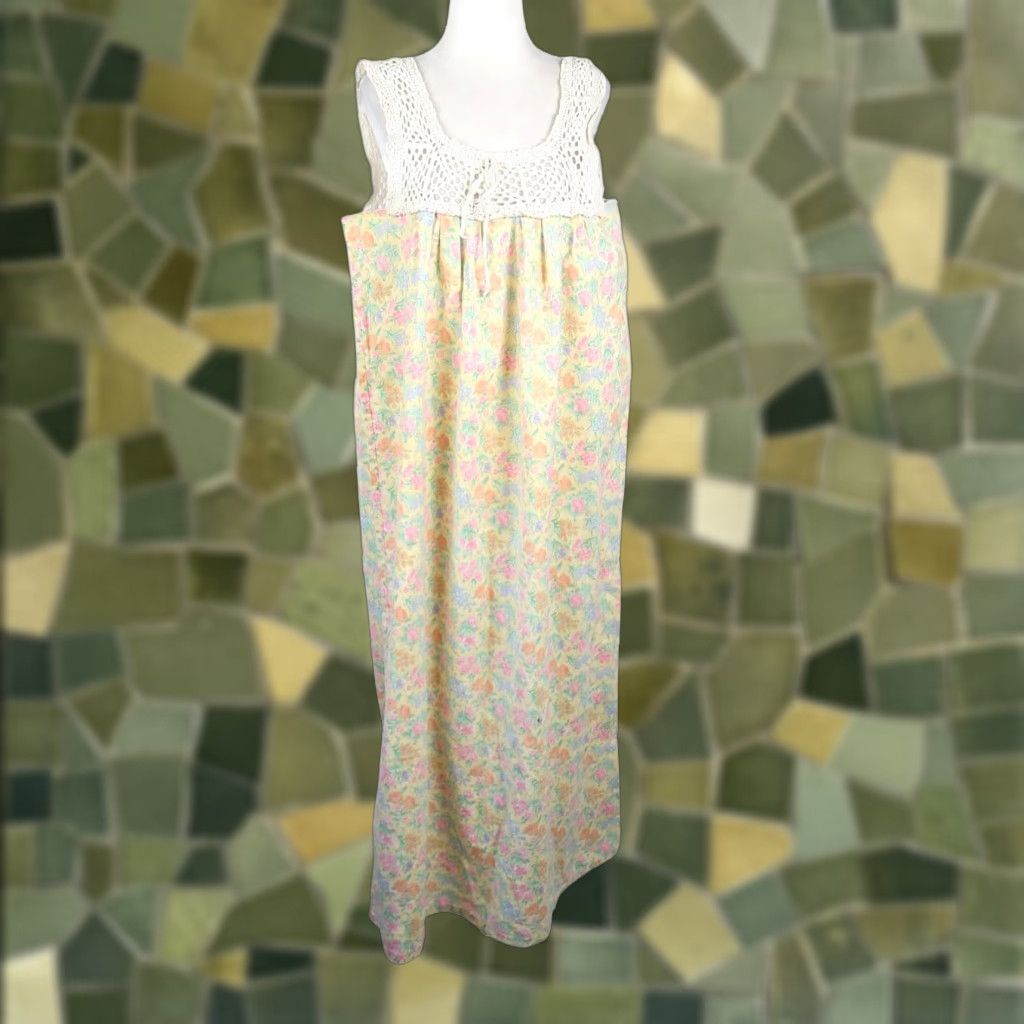 Vintage VINTAGE Yellow Floral Maxi Muumuu Dress Crochet Trim M Dress Womens M Size M / US 6-8 / IT 42-44 - 1 Thumbnail