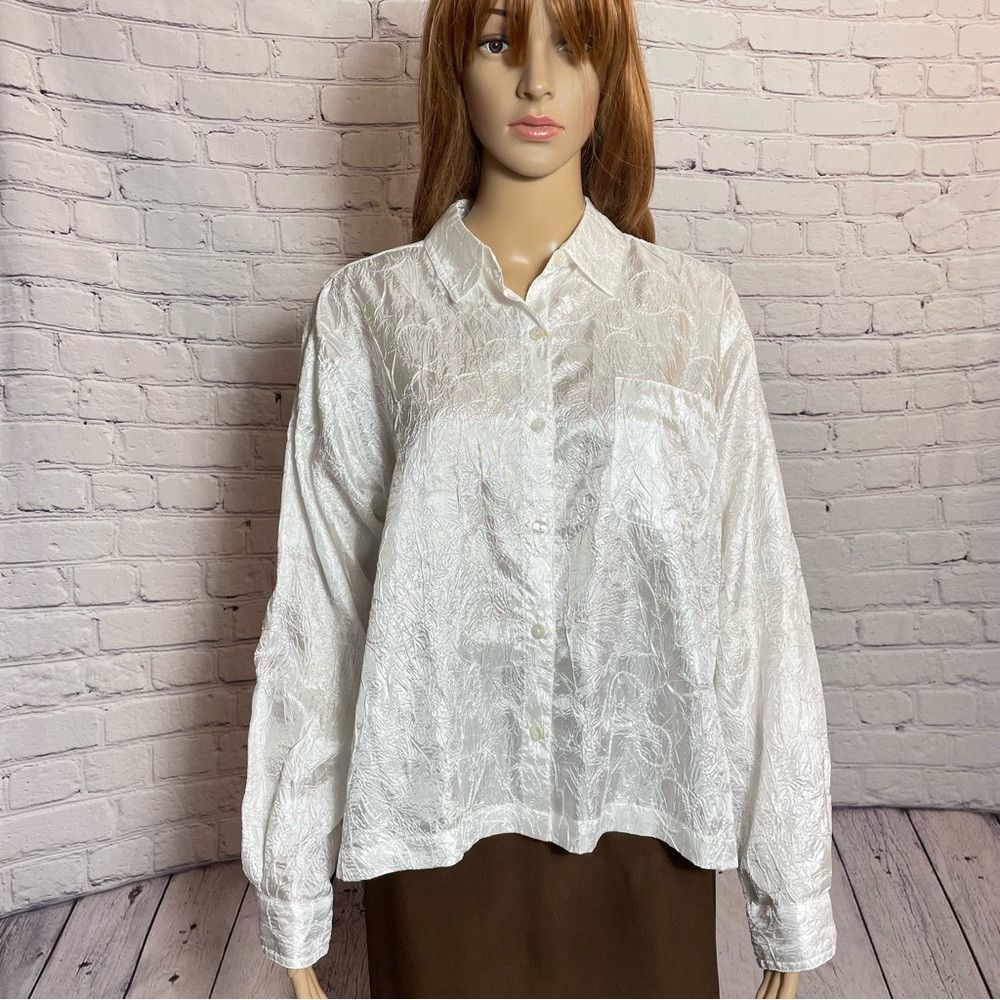 Chicos Chico's Embroidered Long Sleeve White Blouse Size 1 US M Size M / US 6-8 / IT 42-44 - 1 Thumbnail
