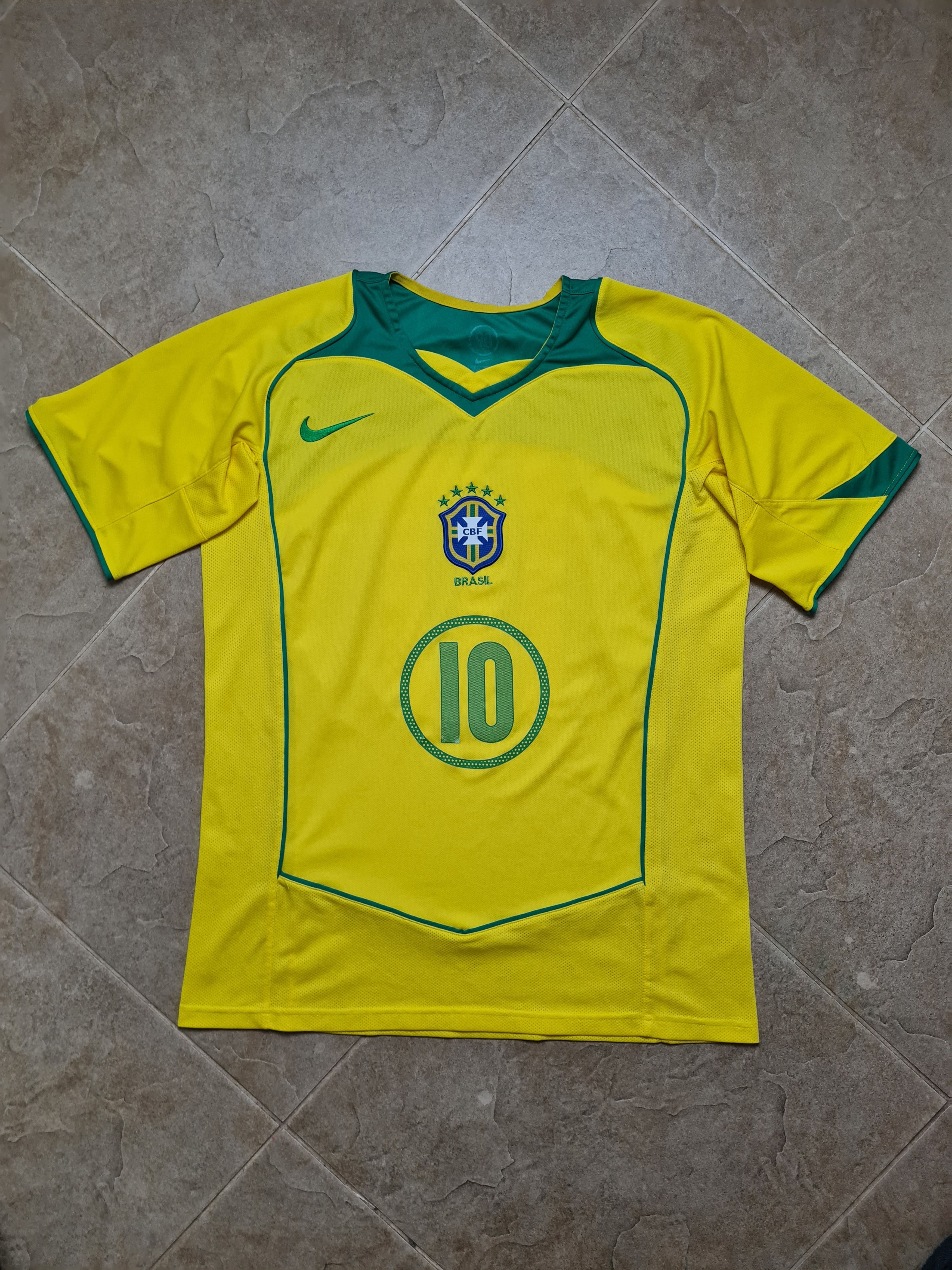 Nike NIKE Brazil 2004 #10 Ronaldinho Vintage Soccer Shirt Size US L / EU 52-54 / 3 - 2 Thumbnail