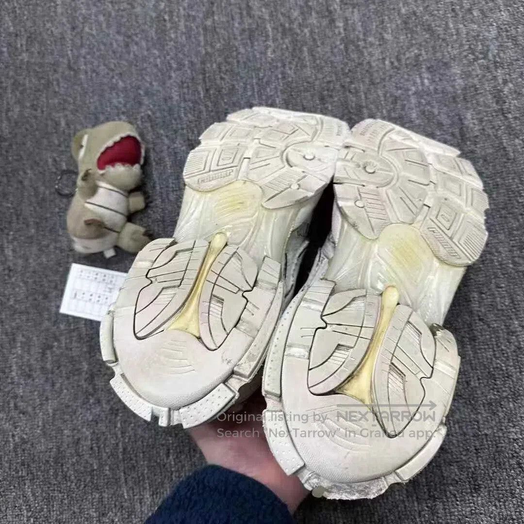 Balenciaga Balenciaga White Runner Size 39. Size US 6 / EU 39 - 6 Thumbnail