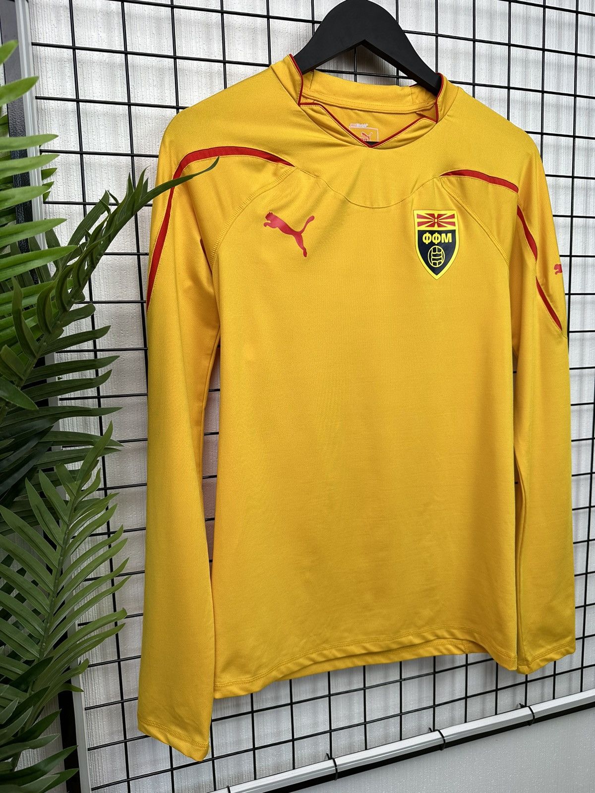 Puma × UEFA North Macedonia football jersey 2010 2013 away Men M yellow Size US M / EU 48-50 / 2 - 3 Thumbnail