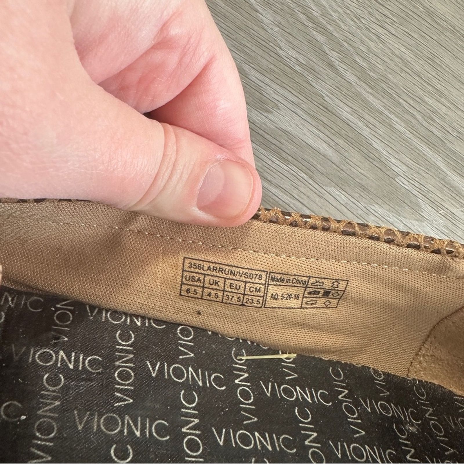 Vionic Vionic Orthotic Larrun Metallic Bronze Moccasin Flat Loafer Size US 6.5 / IT 36.5 - 8 Thumbnail
