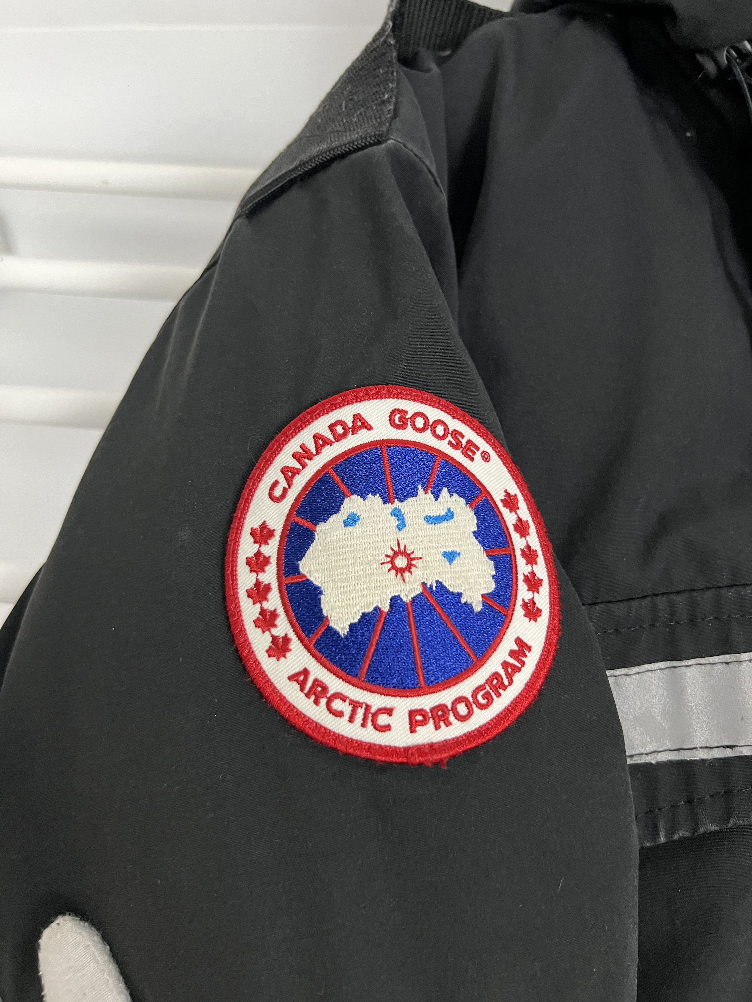 Canada Goose canada goose resolute puffer parka size L luxury Size US L / EU 52-54 / 3 - 7 Thumbnail