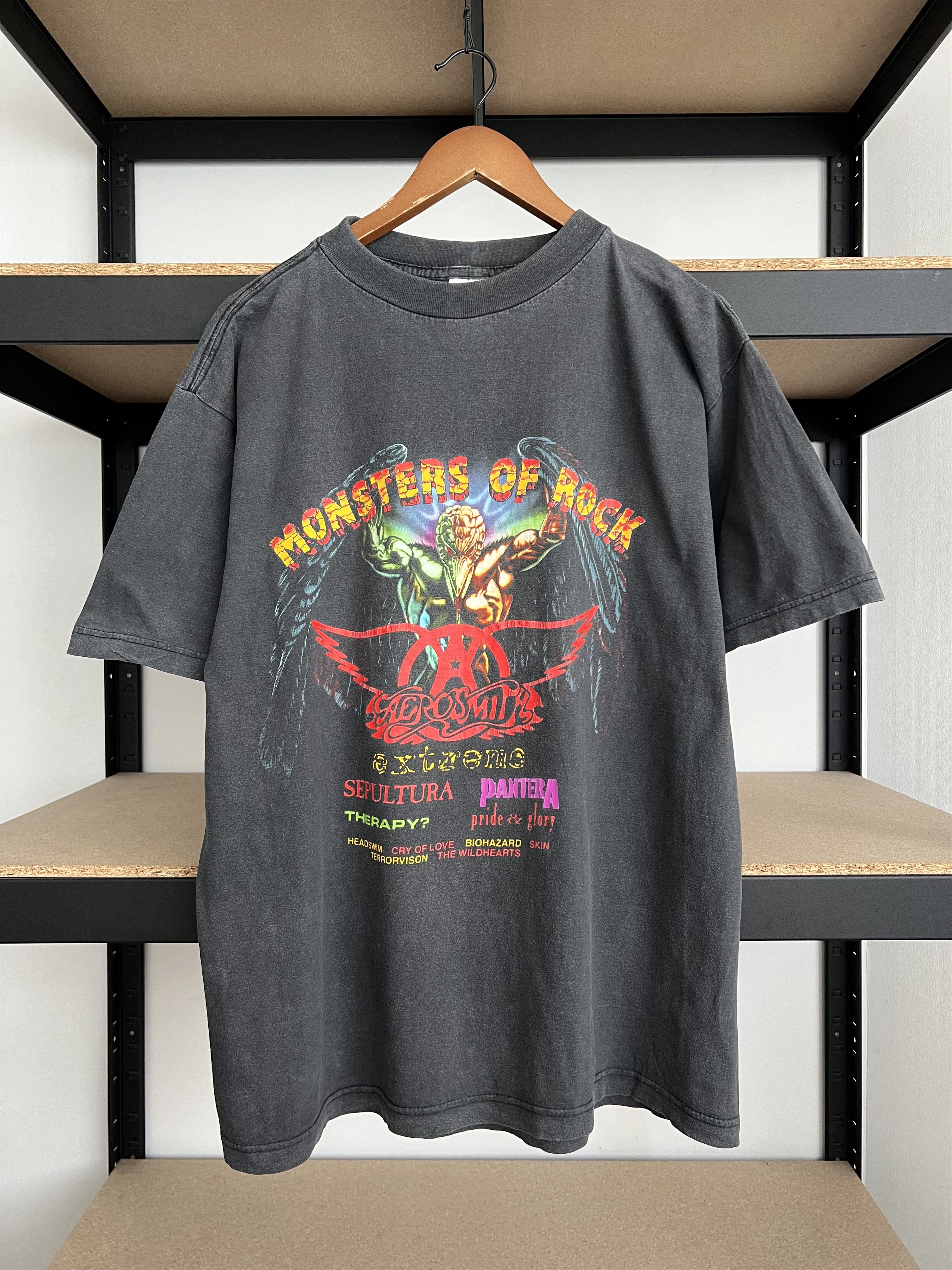 Band Tees Vintage 1994 Monster of Rock Donington Faded Black T-shirt Size US XL / EU 56 / 4 - 1 Thumbnail