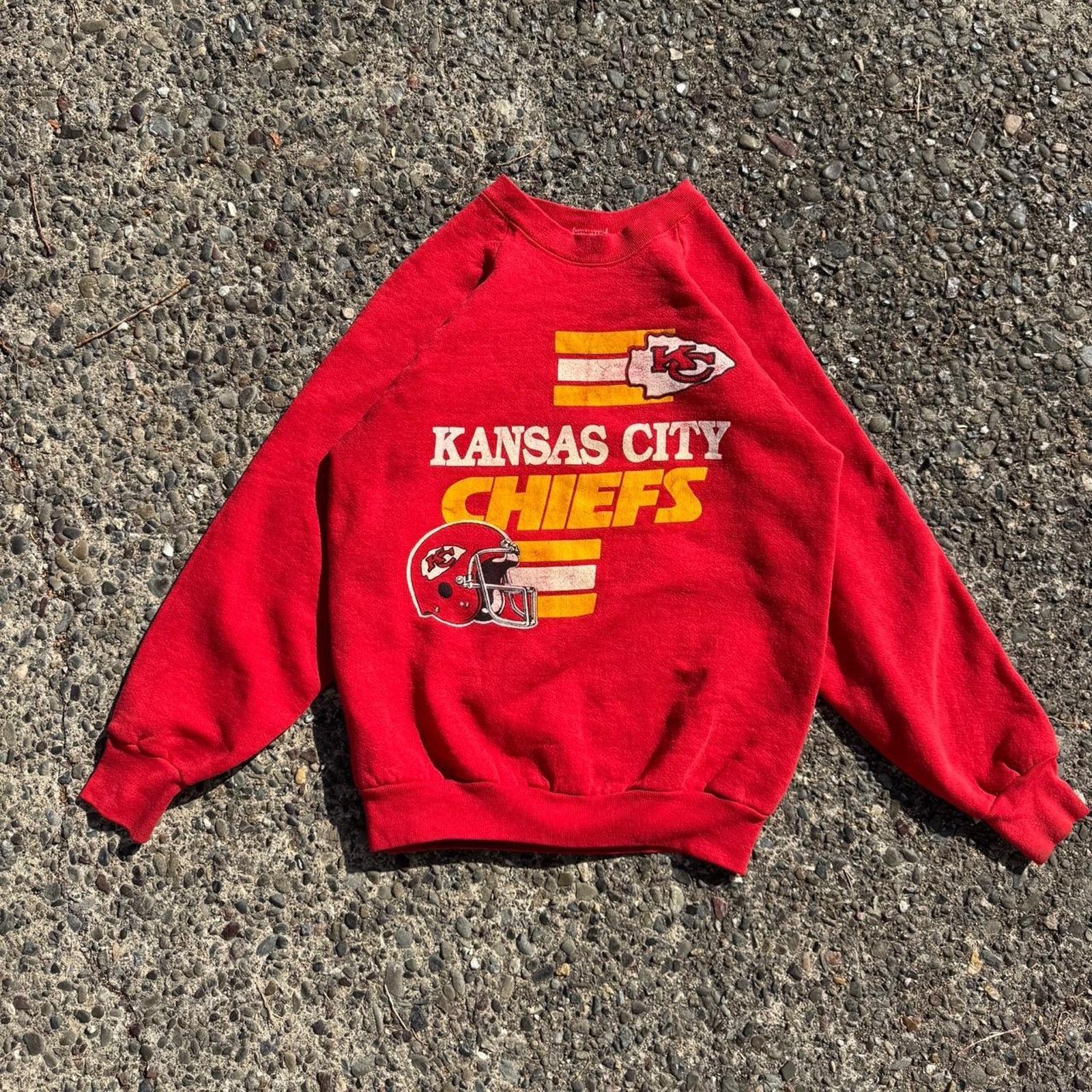 NFL Vintage 80s Kansas City Chiefs Crewneck – Size Medium Size US M / EU 48-50 / 2 - 1 Thumbnail