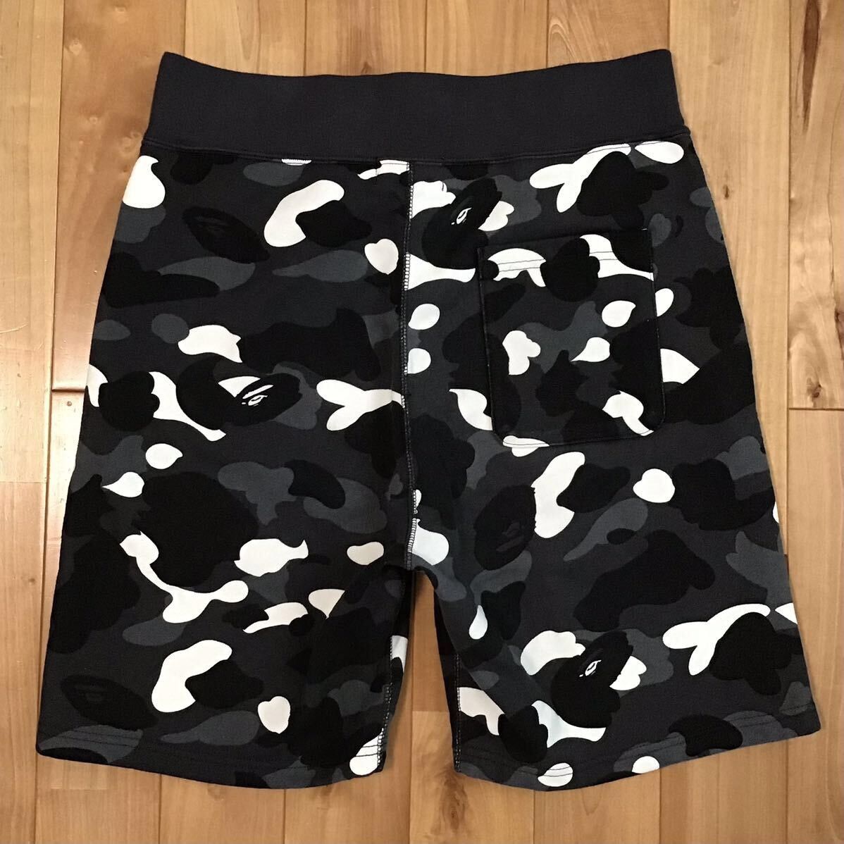 Bape 💫Glow in the dark💫 BAPE City camo sweat shorts APE ★size M Size US 32 / EU 48 - 4 Thumbnail
