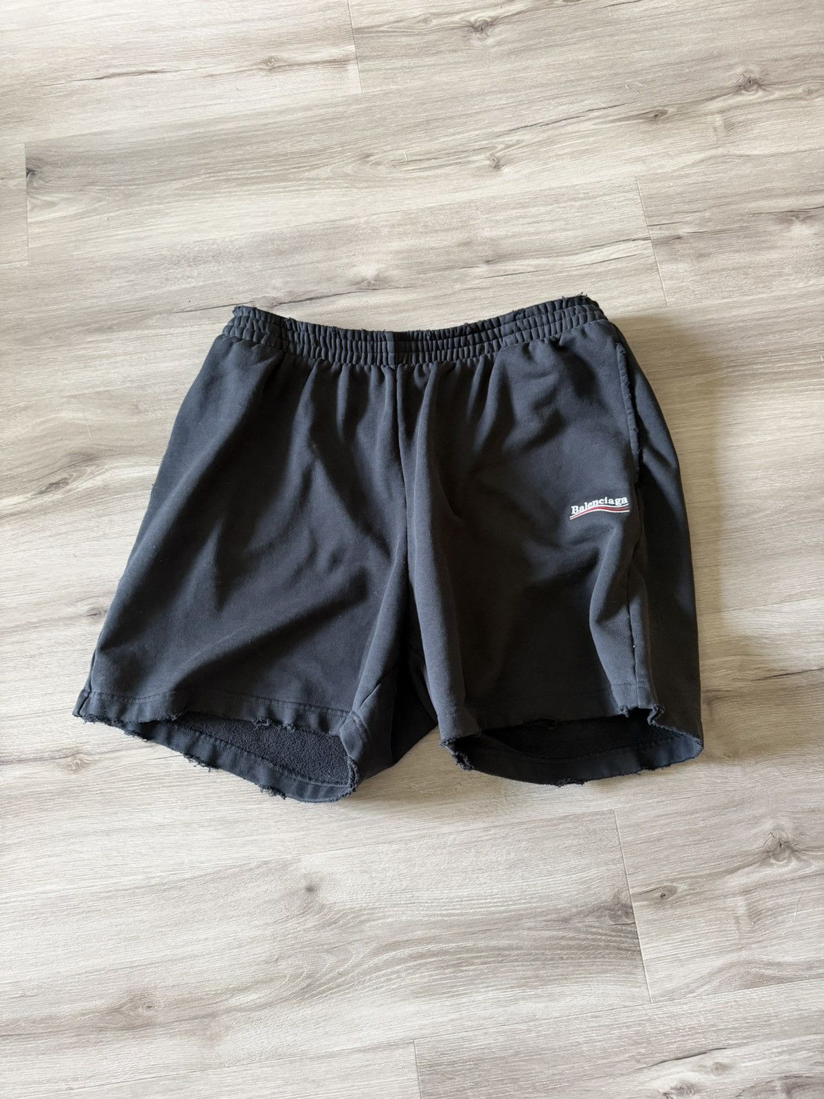 Balenciaga Balenciaga Shorts Size L Size US 32 / EU 48 - 1 Thumbnail