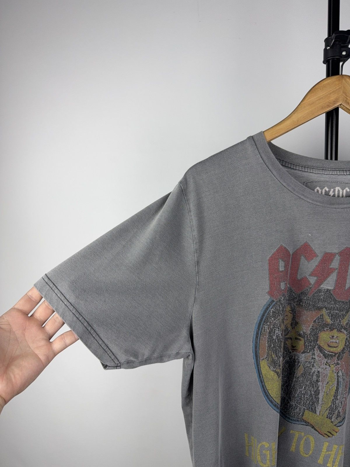 AC/DC 2019 AC/DC Highway to Hell Vintage Wash Tee by Pull&Bear Size US L / EU 52-54 / 3 - 3 Thumbnail