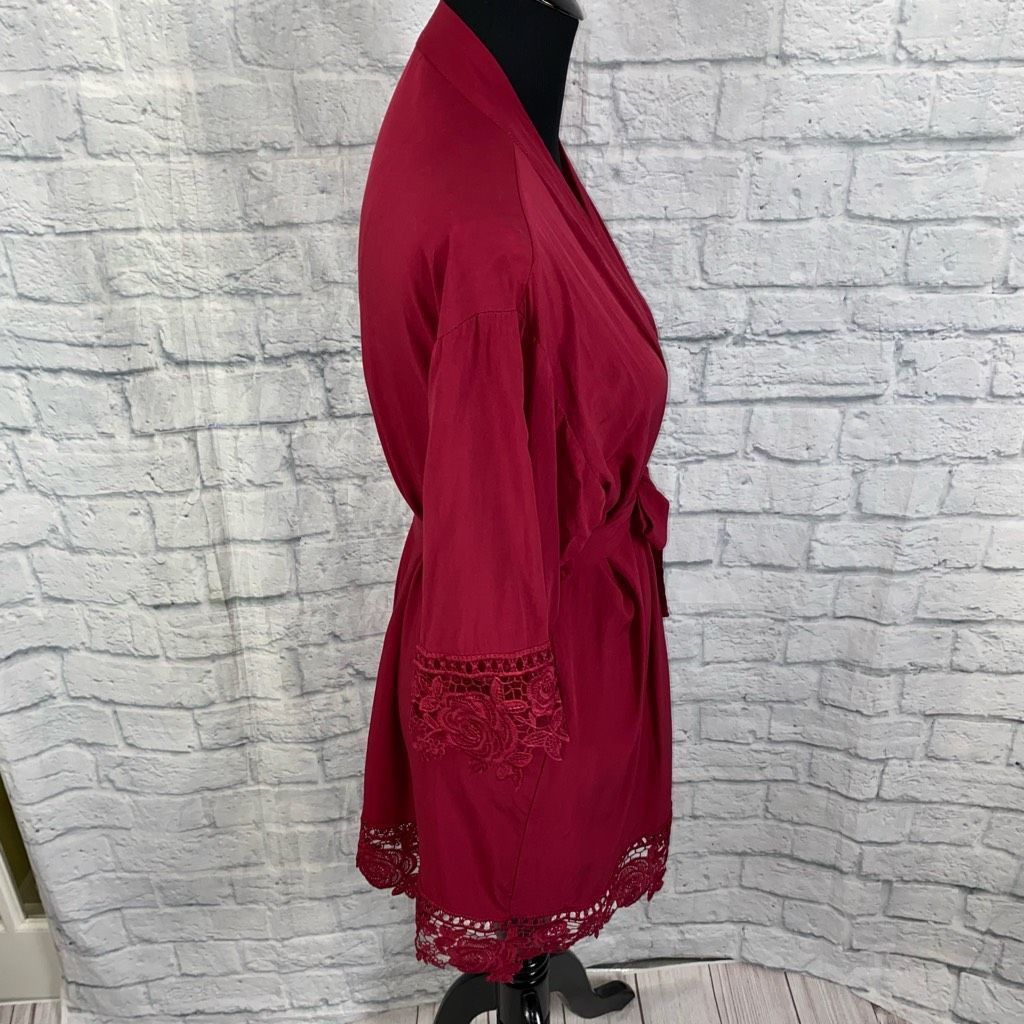 Other Women’s tie front robe with lace trim burgundy color sz smal Size ONE SIZE - 7 Thumbnail