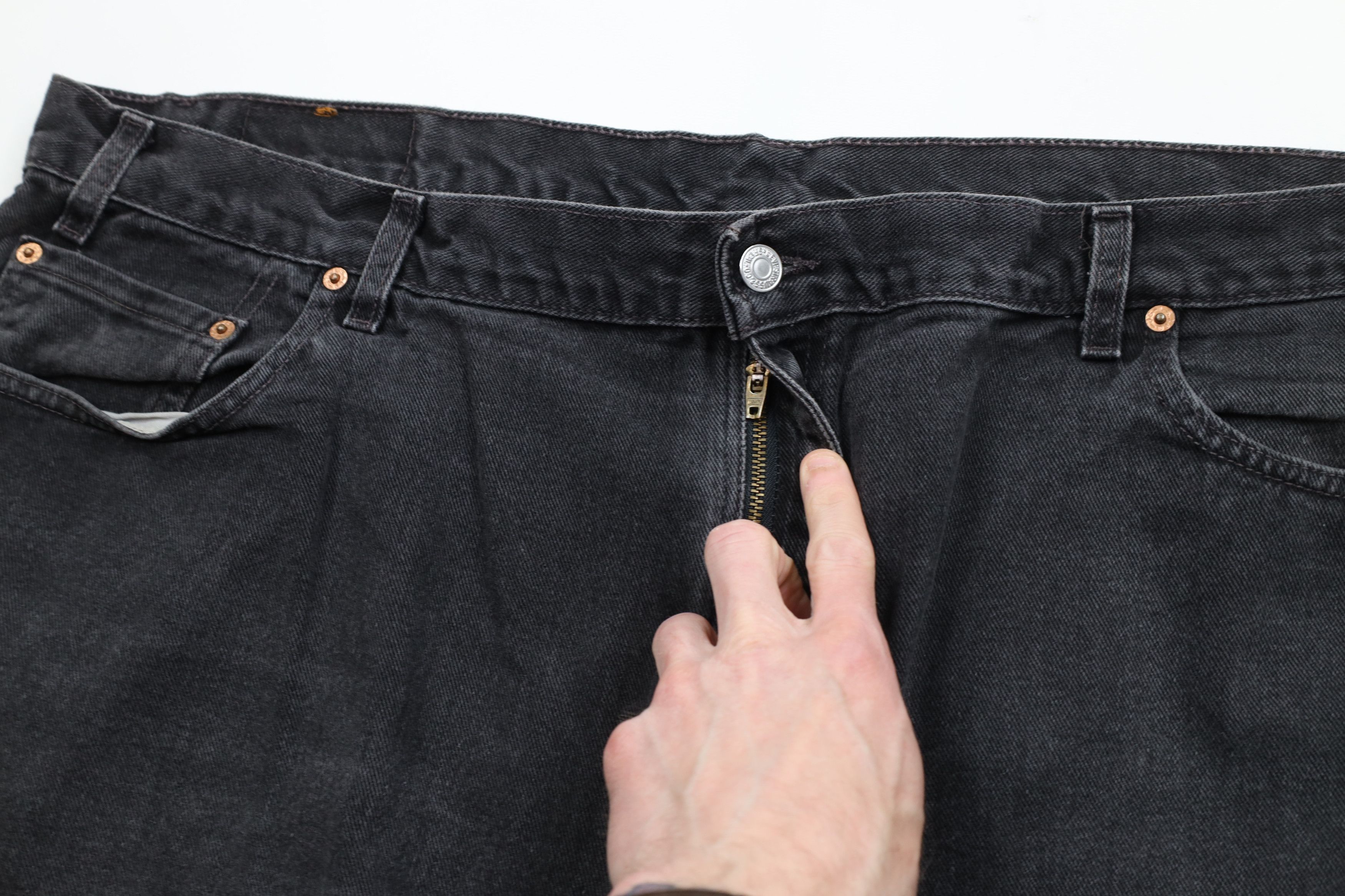 Levi's × Vintage Vintage Y2K 2000 Levis 550 Relaxed Fit Denim Jeans Black USA Size US 44 / EU 60 - 8 Thumbnail
