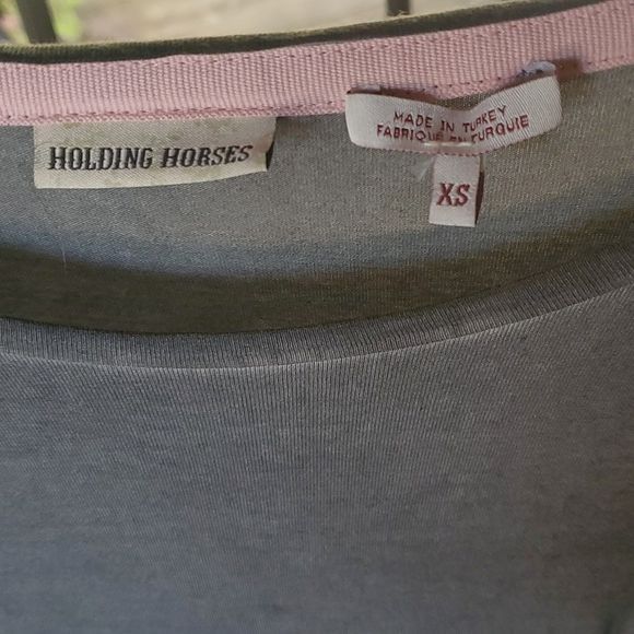 Anthropologie Anthropologie Holding Horses Grey Short Sleeve Side Cut Sz. Size XS / US 0-2 / IT 36-38 - 5 Thumbnail