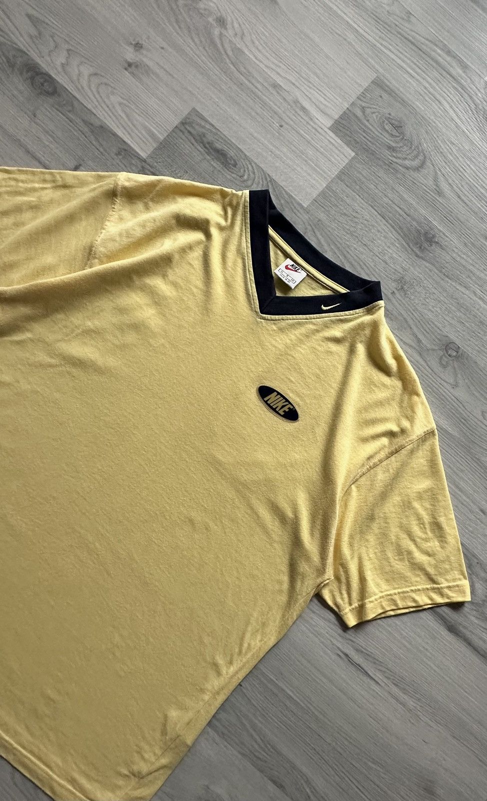 Nike Vintage yellow T-shirt Nike swoosh logo made in UK Size US XL / EU 56 / 4 - 2 Thumbnail
