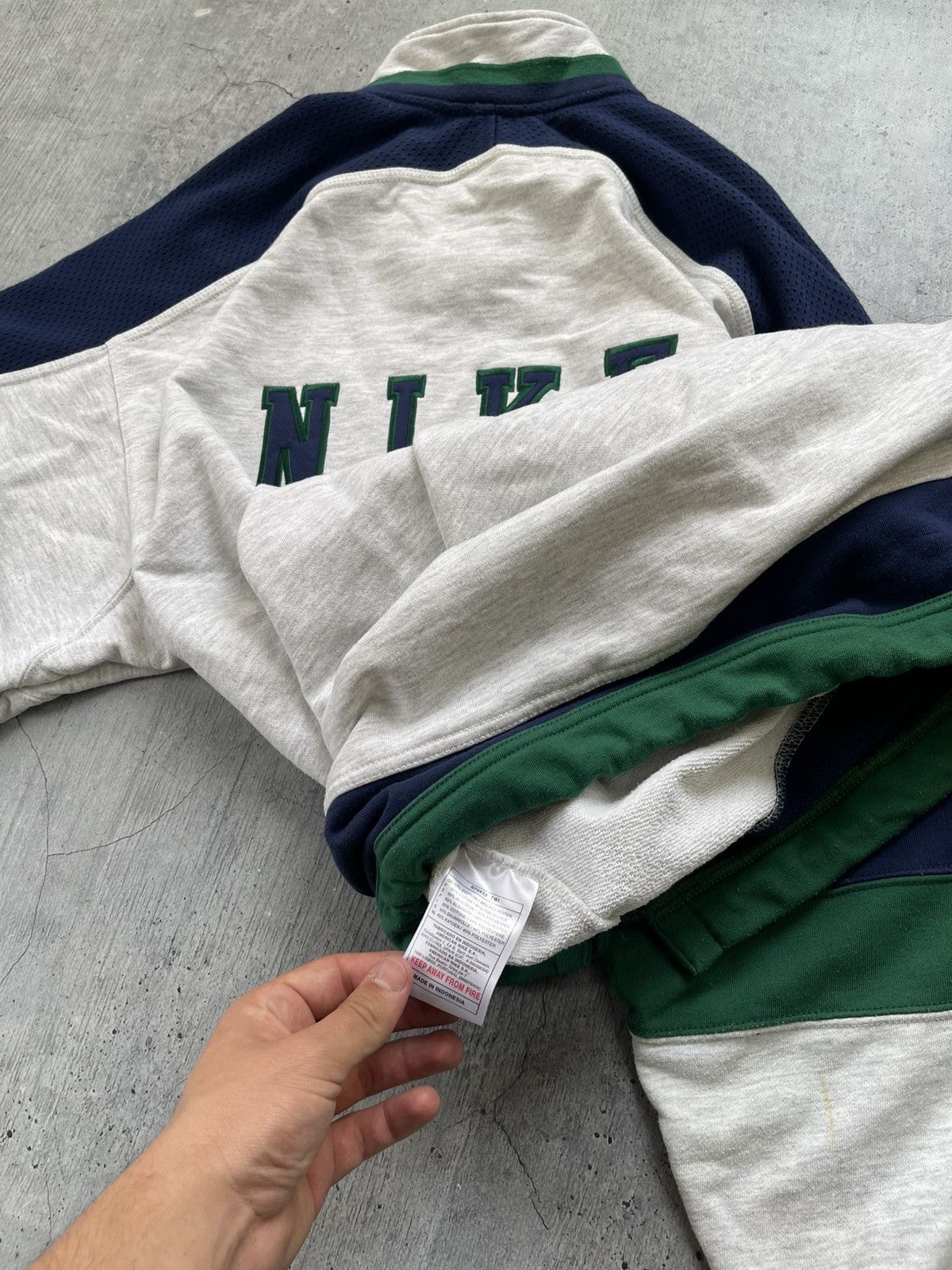 Nike × Vintage 00s Nike Vintage Big Logo Streetwear Zip Size US L / EU 52-54 / 3 - 15 Thumbnail