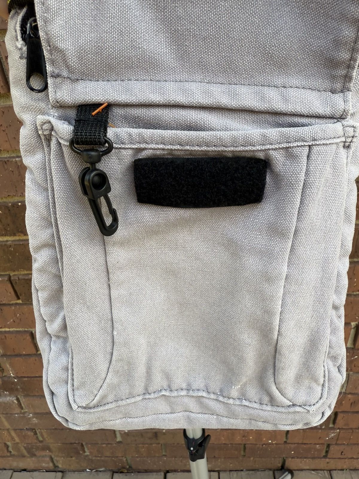 KAVU Kavu Keeper Crossbody Bag Purse Canvas Gray Southwest Aztec Size ONE SIZE - 8 Thumbnail