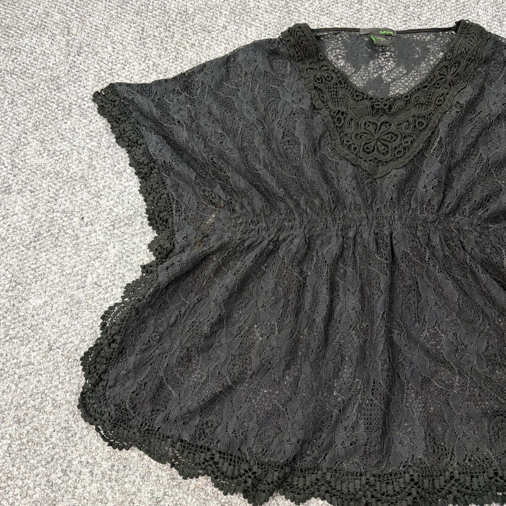 Rains Rain Top Womens Medium Black Crochet Lace Boho Peasant Blouse Tunic Coverup Kimono Sleeve V-Neck Short Sleeve Floral Lightweight Womens Blouse Size M / US 6-8 / IT 42-44 - 4 Thumbnail