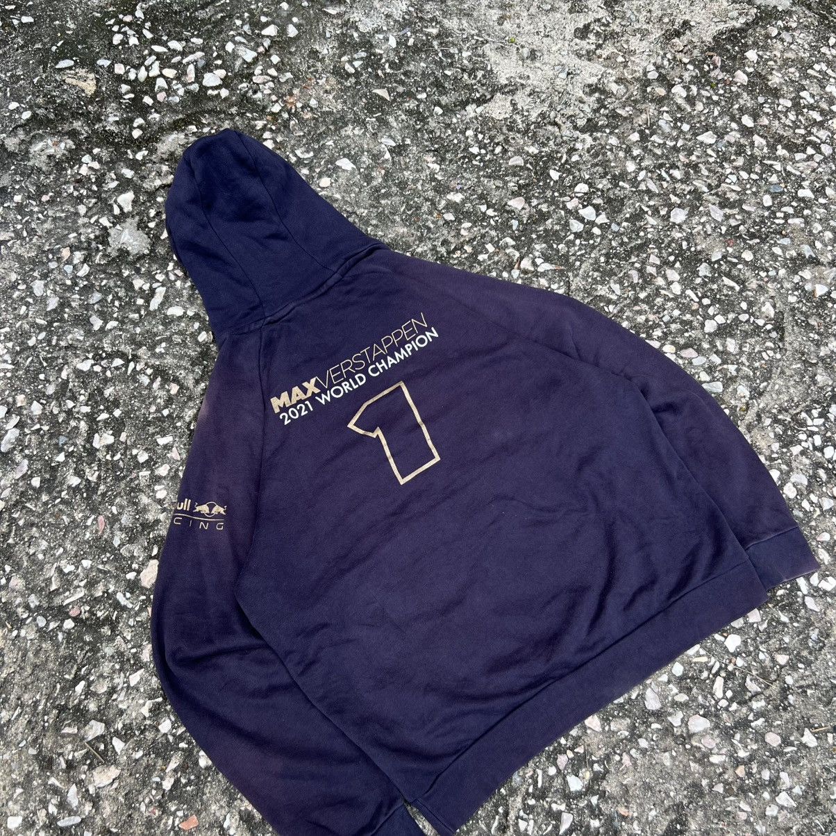 Red Bull “RED BULL” SUN FADED MAXVERSTAPPEN 2021 WORLD CHAMPION Size US L / EU 52-54 / 3 - 8 Thumbnail