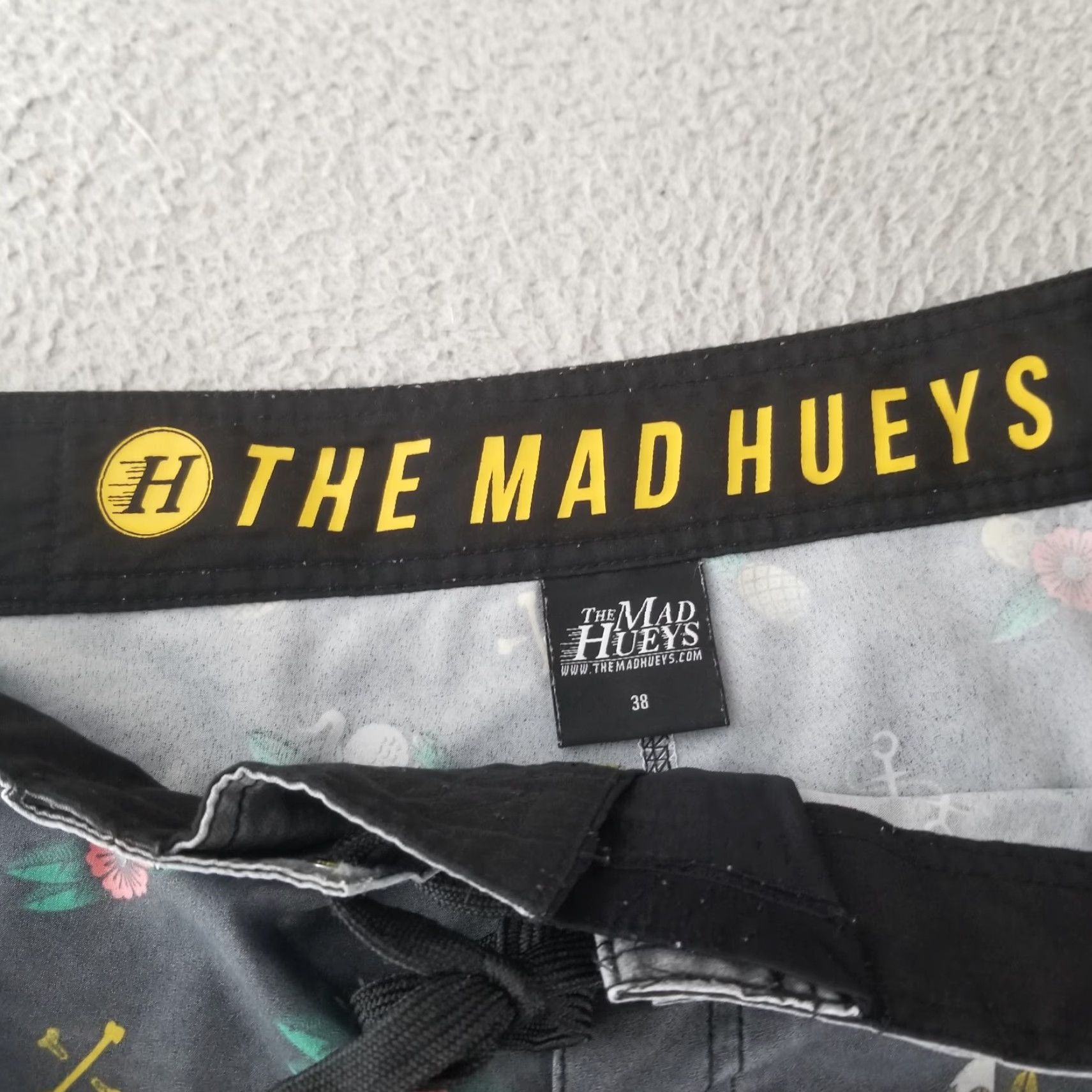 Vintage The Mad Hueys Board Shorts Mens 38 Swim Trunks AOP Black 100% Polyester Quick Dry Pockets Drawstring Surfing Mens Size US 38 / EU 54 - 4 Thumbnail