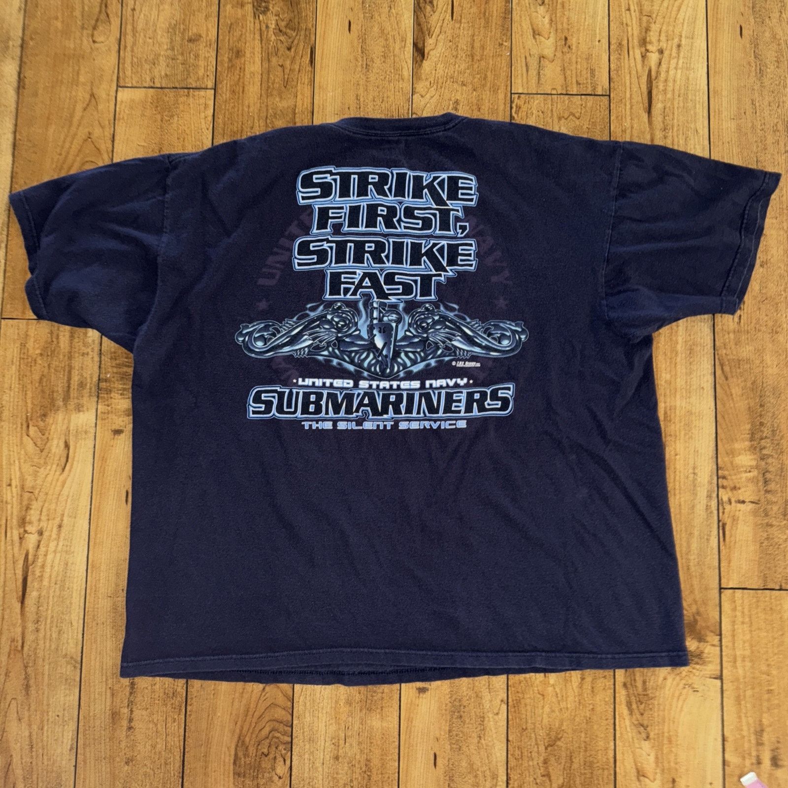 Band Tees × Vintage VNTG United States Navy Submariners T-Shirt Blue 2XL 24x26 Size US XXL / EU 58 / 5 - 1 Thumbnail
