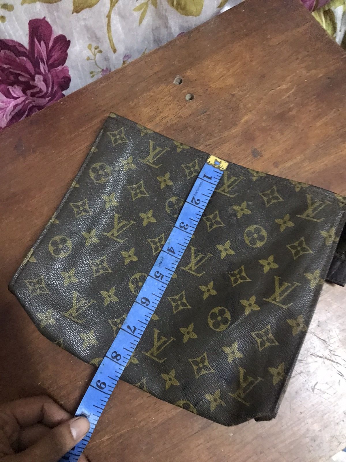 Louis Vuitton × Vintage Authentic Vintage Louis Vuitton Monogram Toiletry Pouch Size ONE SIZE - 12 Thumbnail