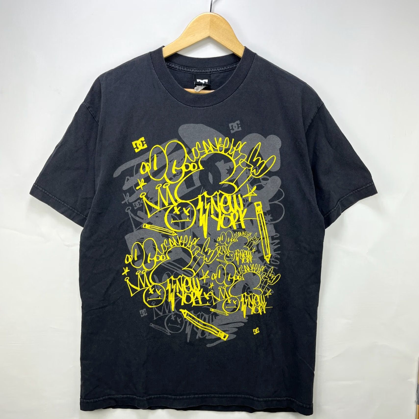 Vintage **VINTAGE Y2K DC Large Black Skateboard T-Shirt** User: Vintage Y2K DC Large Black Skateboard T-Shirt Size US L / EU 52-54 / 3 - 2 Thumbnail