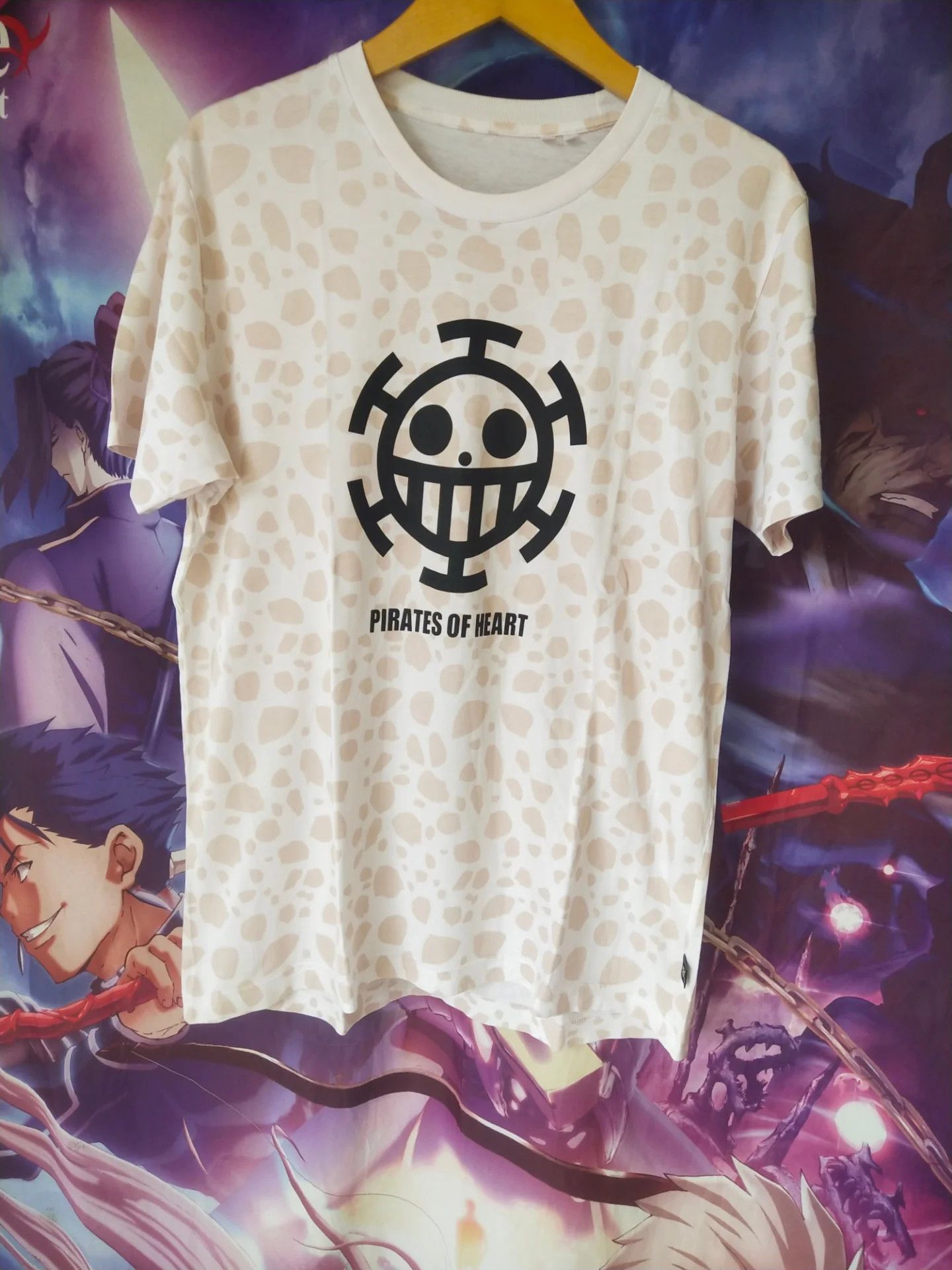 One Piece One Piece x Uniqlo Pirates of Heart Leopard Anime Tee Size US L / EU 52-54 / 3 - 1 Thumbnail