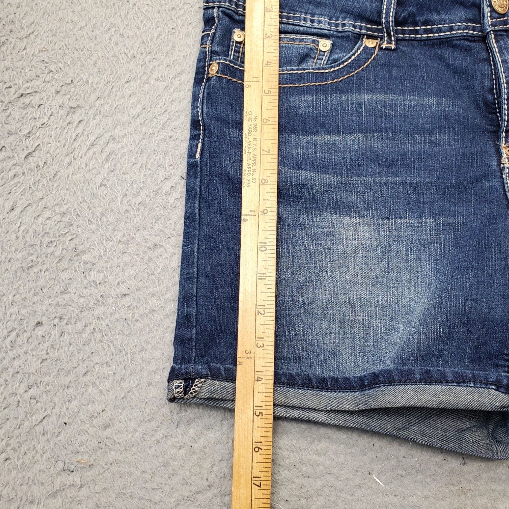 Vintage Seven7 Whiskered Shorts Womens 14 Blue Denim Cotton Arcuate Pocket Cuffed Hem Shirt Size 36" / US 14 / IT 50 - 3 Thumbnail