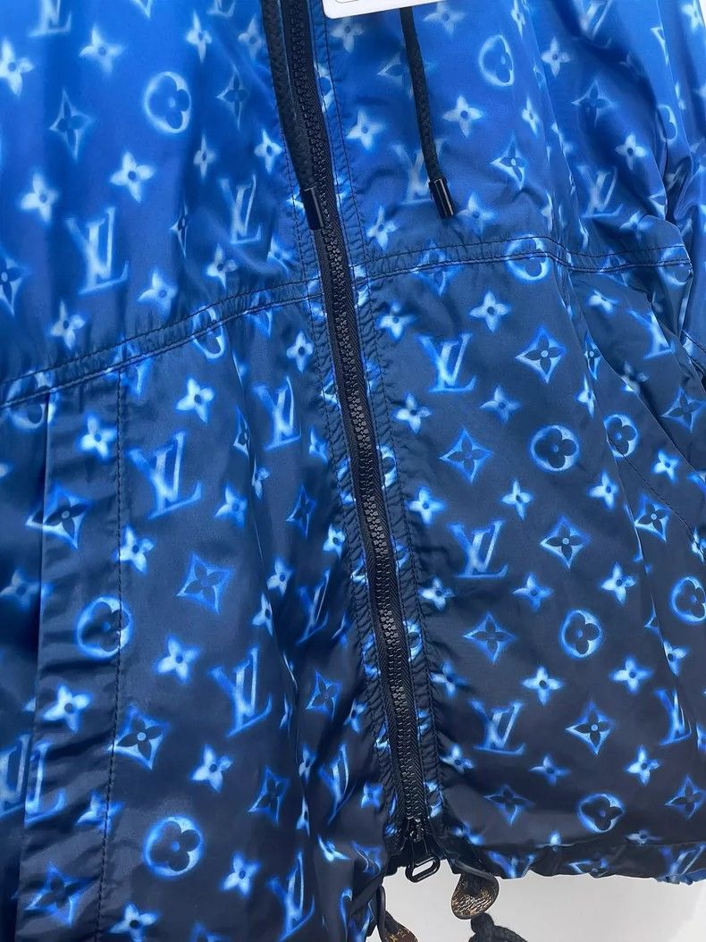 Louis Vuitton LOUIS VUITTON Old-print gradient hooded trench jacket 2504- Size XXS / US 00 / IT 34 - 5 Thumbnail