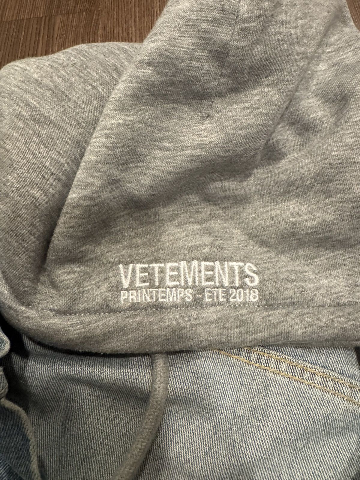 Levi's × Vetements Vetements x Levi’s 2018 Oversized Hooded Denim Jacket Size US S / EU 44-46 / 1 - 14 Thumbnail