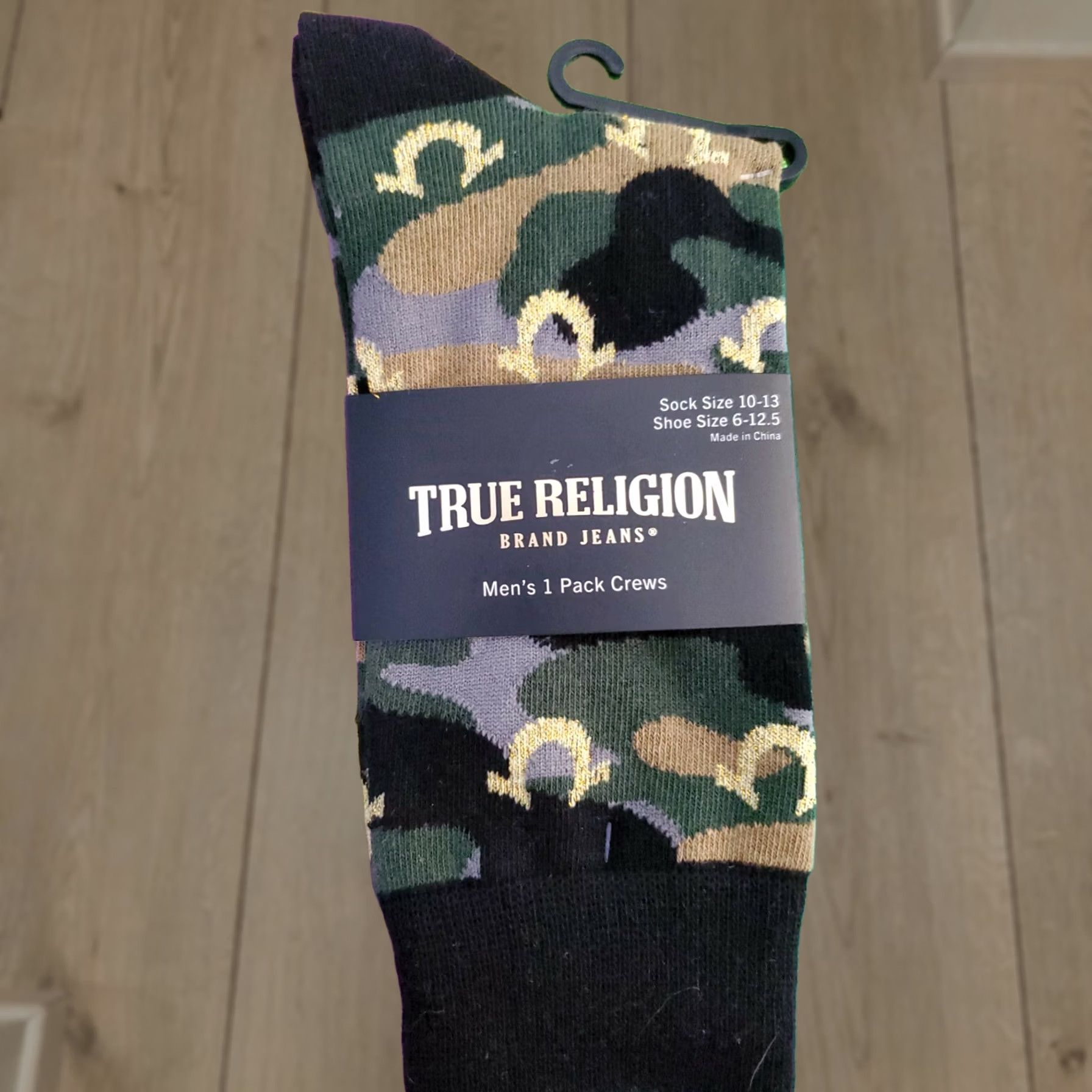 True Religion TRUE RELIGION Socks Crew 10-13 Men Camouflage 1 Pair Cotton Blend Horseshoe Seasonal Iconic Symbols Size ONE SIZE - 1 Thumbnail
