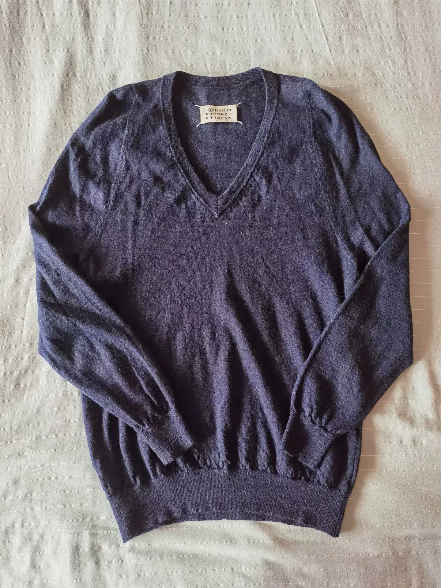 Maison Margiela Maison Margiela Wool Sweater with V-neck Size M / US 6-8 / IT 42-44 - 1 Thumbnail