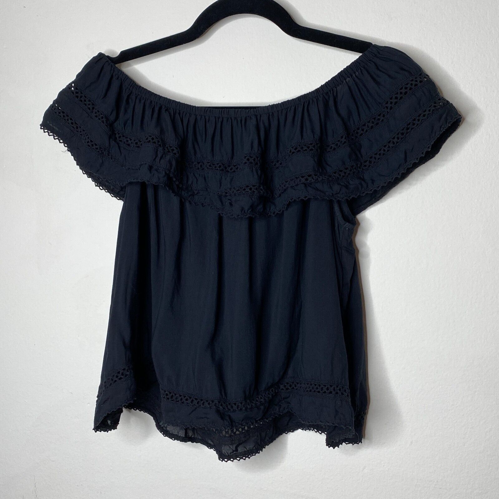 Aritzia Hollande Black Off Shoulder Crochet Ruffle Crop Blouse XS Size XS / US 0-2 / IT 36-38 - 6 Thumbnail