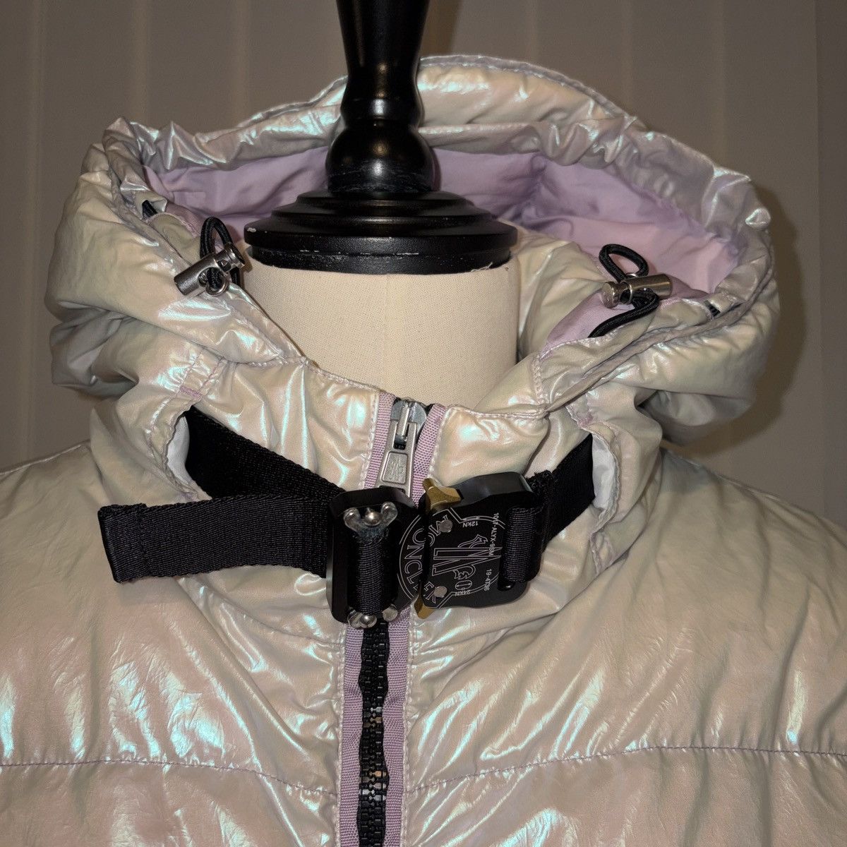 1017 ALYX 9SM × Moncler Rare 1017 alyx 9sm rainbow glossy down jacket Size ONE SIZE - 2 Thumbnail