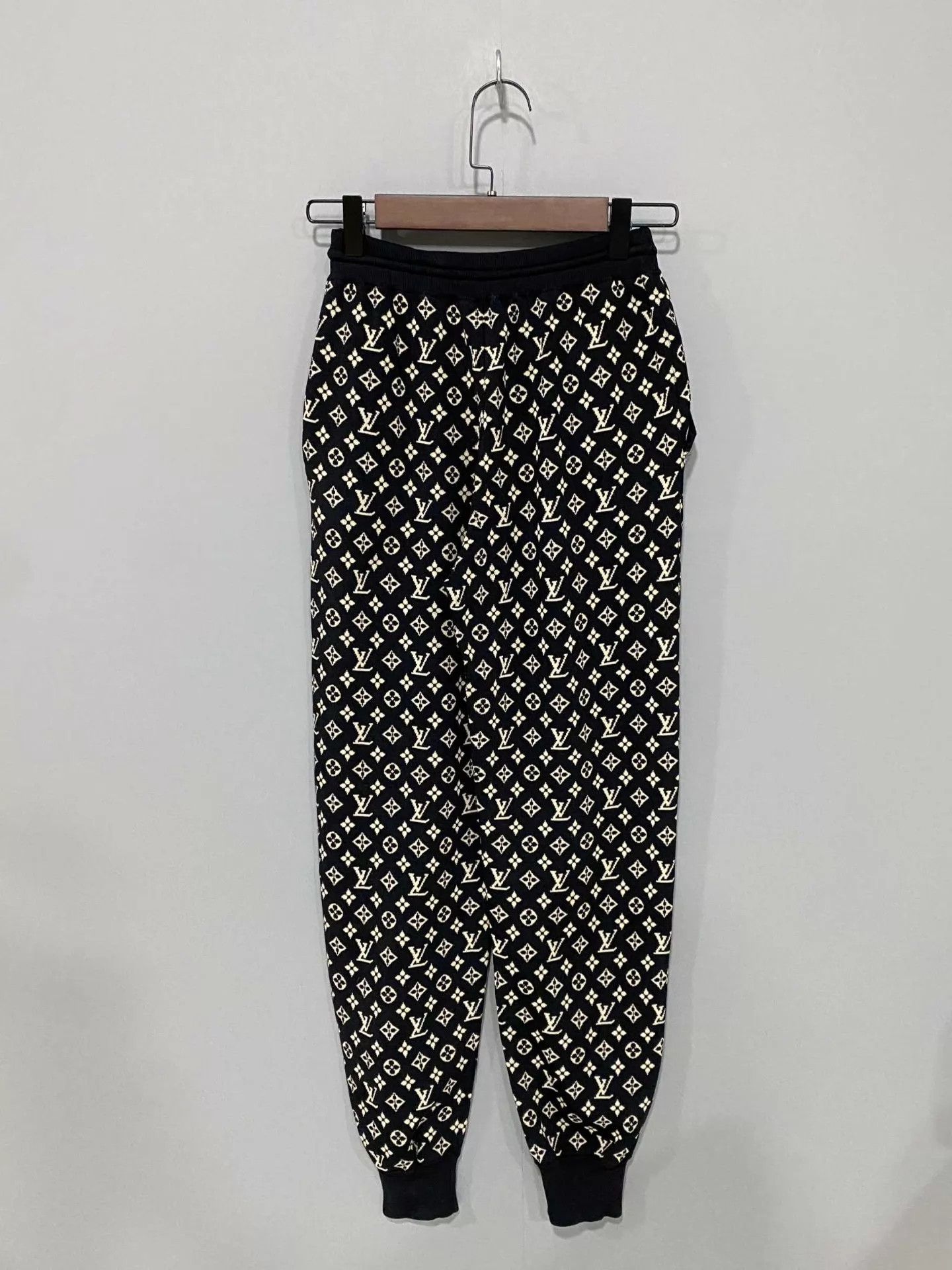 Louis Vuitton LV Monogram Knit Black Pants XS Size US 27 - 1 Thumbnail