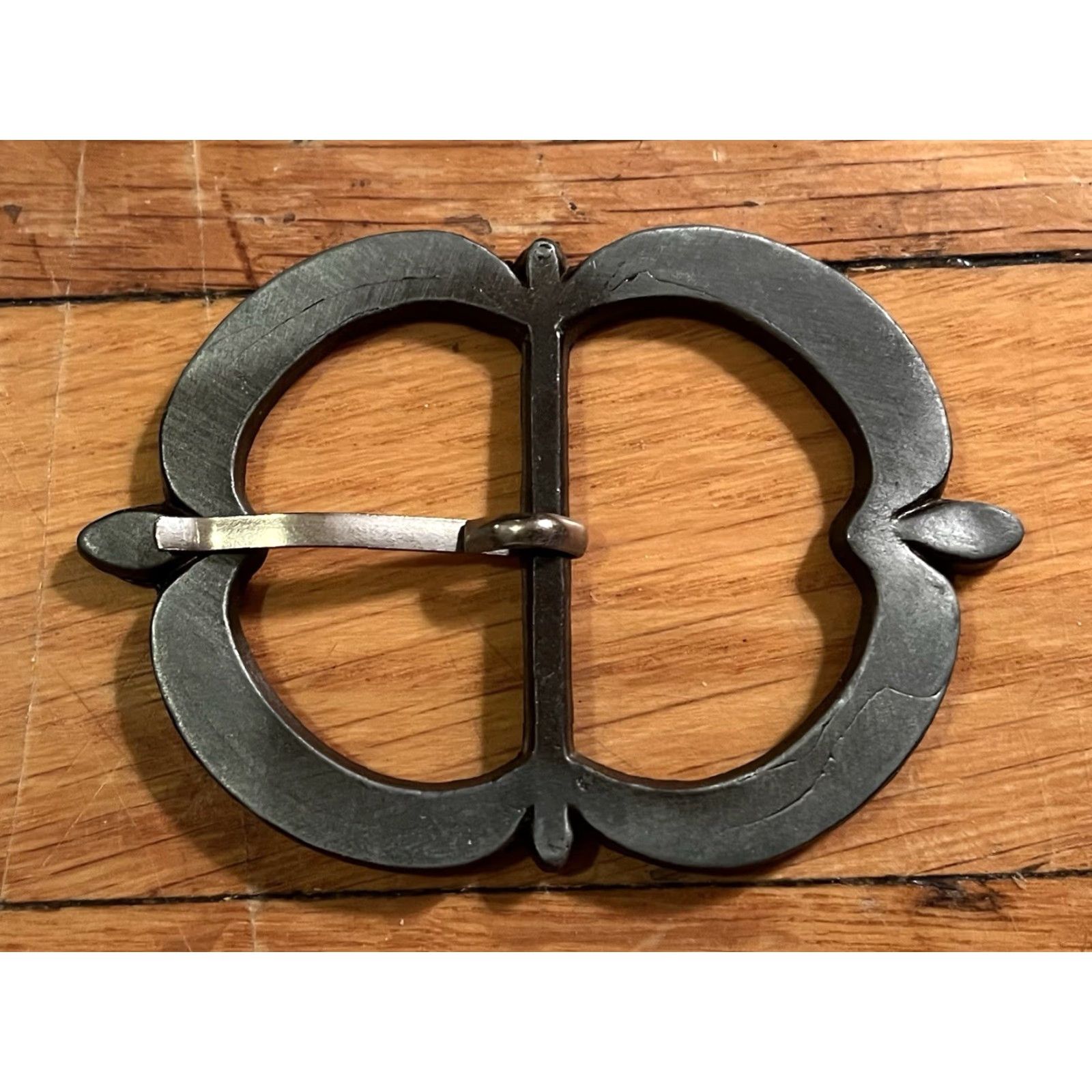 Apple VINTAGE Accurate Floral Apple Shaped Double Loop Belt Buckle Accurate Brass 70s Size ONE SIZE - 2 Thumbnail