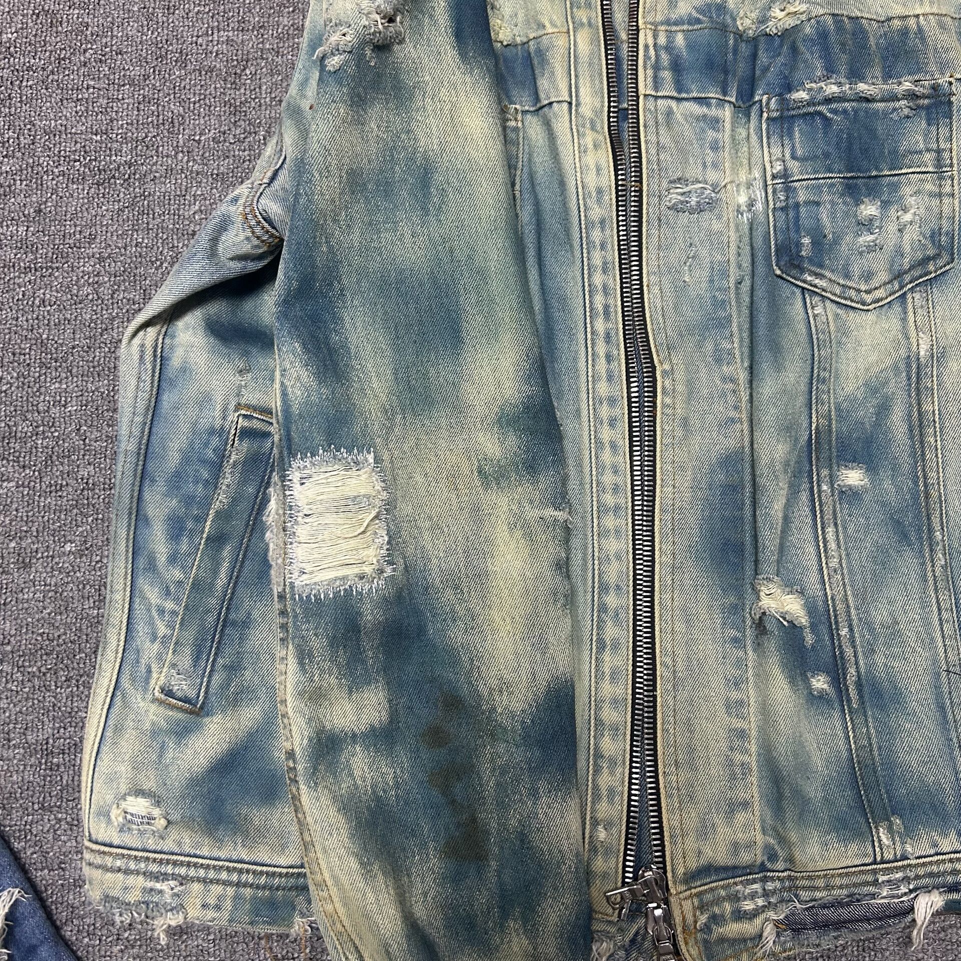 Amiri amiri destroyed grease stain denim jacket Size US M / EU 48-50 / 2 - 4 Thumbnail