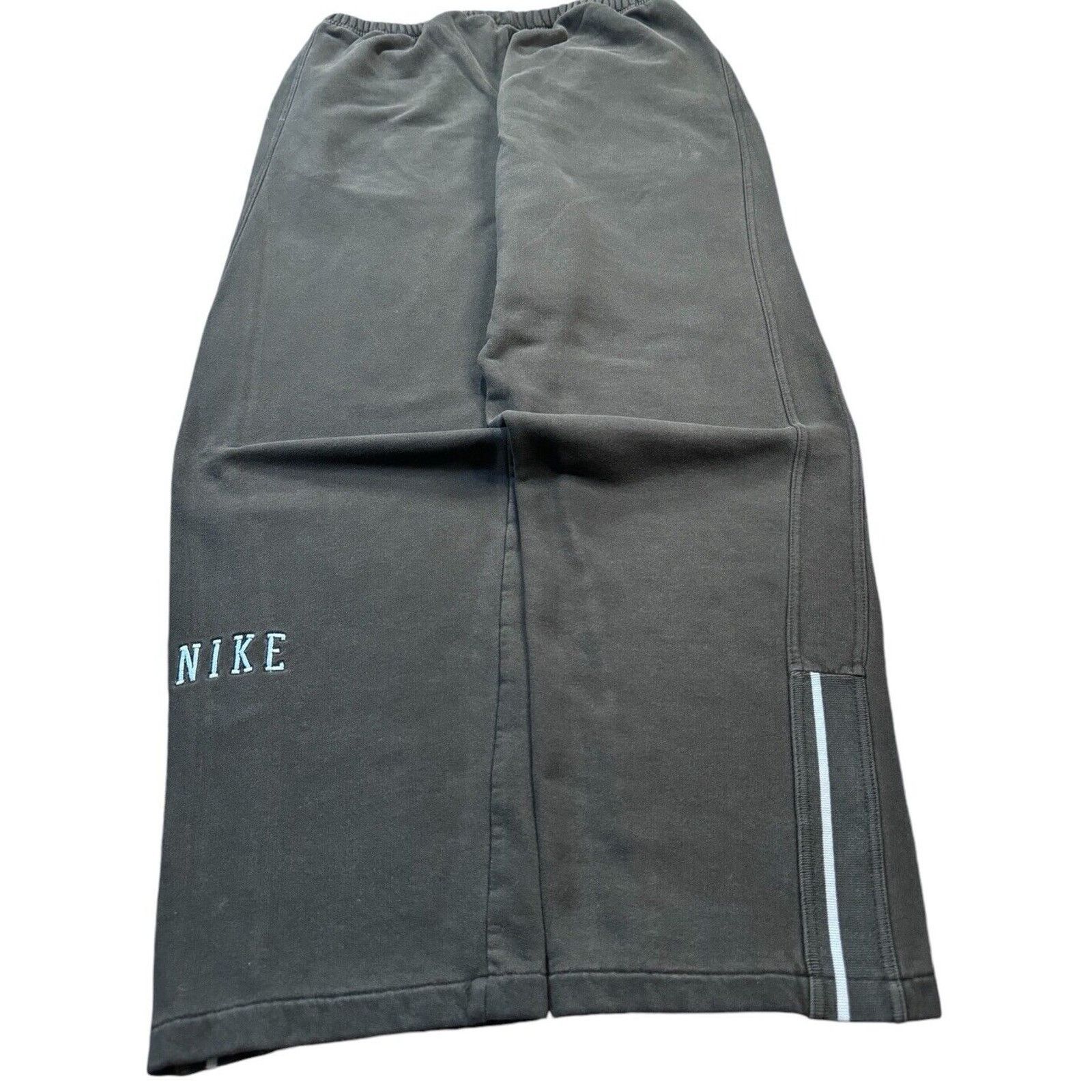 Nike Vintage Y2k Nike Large Baggy Skater ( STAINS/ FLAWS ) Size US 38 / EU 54 - 2 Thumbnail