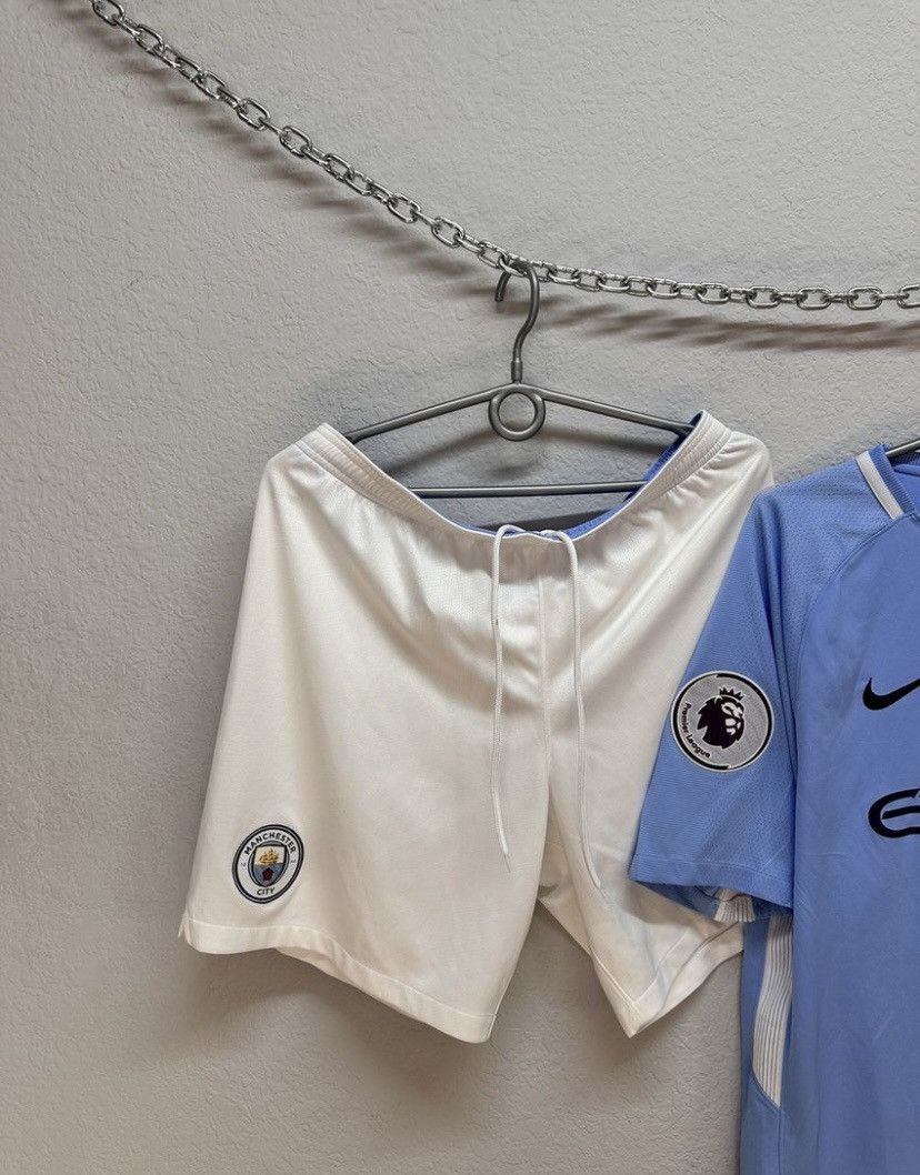 Nike Nike Manchester City Sterling 2017 Jersey Suits Vintage Size US L / EU 52-54 / 3 - 2 Thumbnail